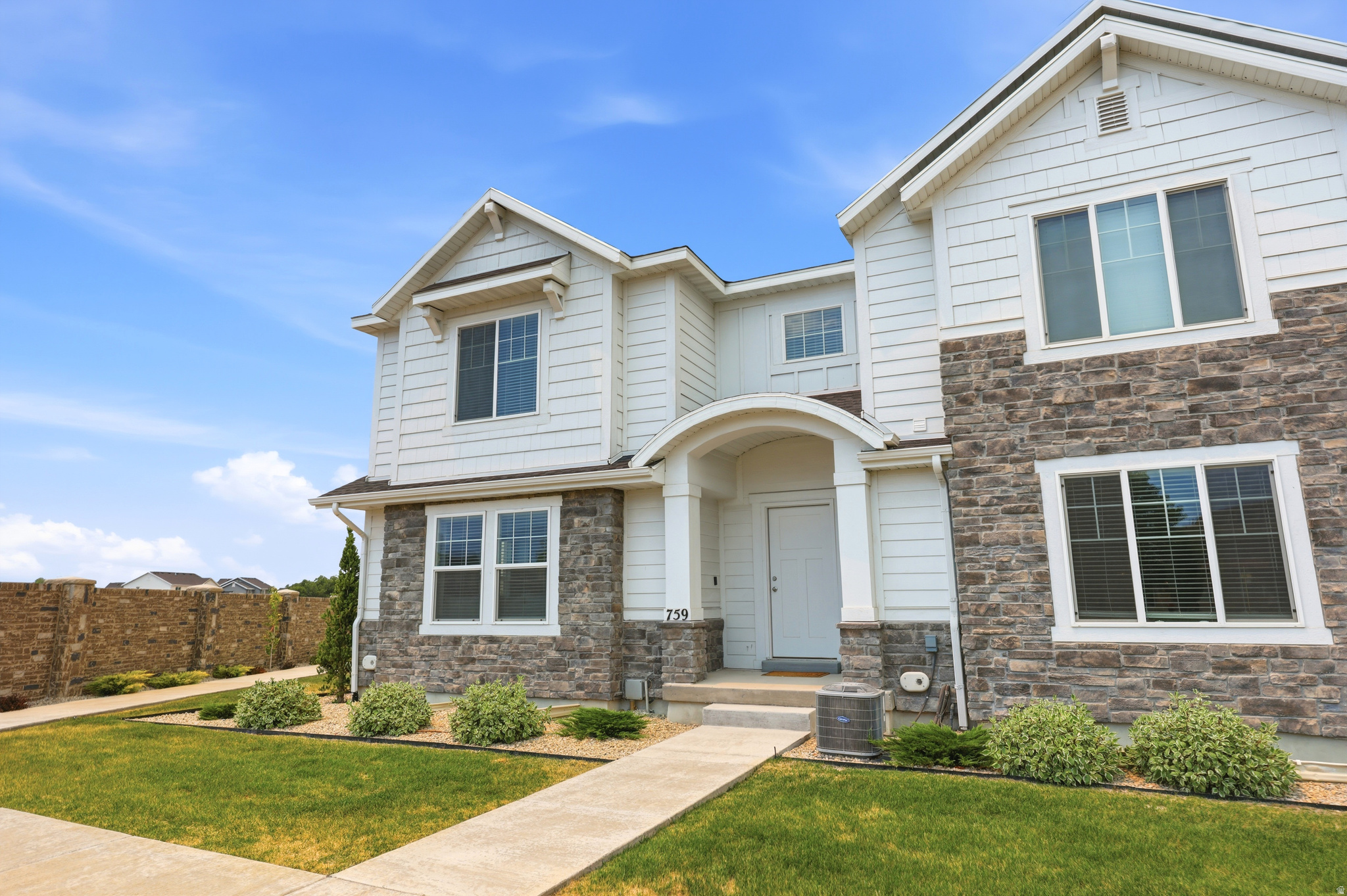 DEL MONTE TOWNHOMES - Residential