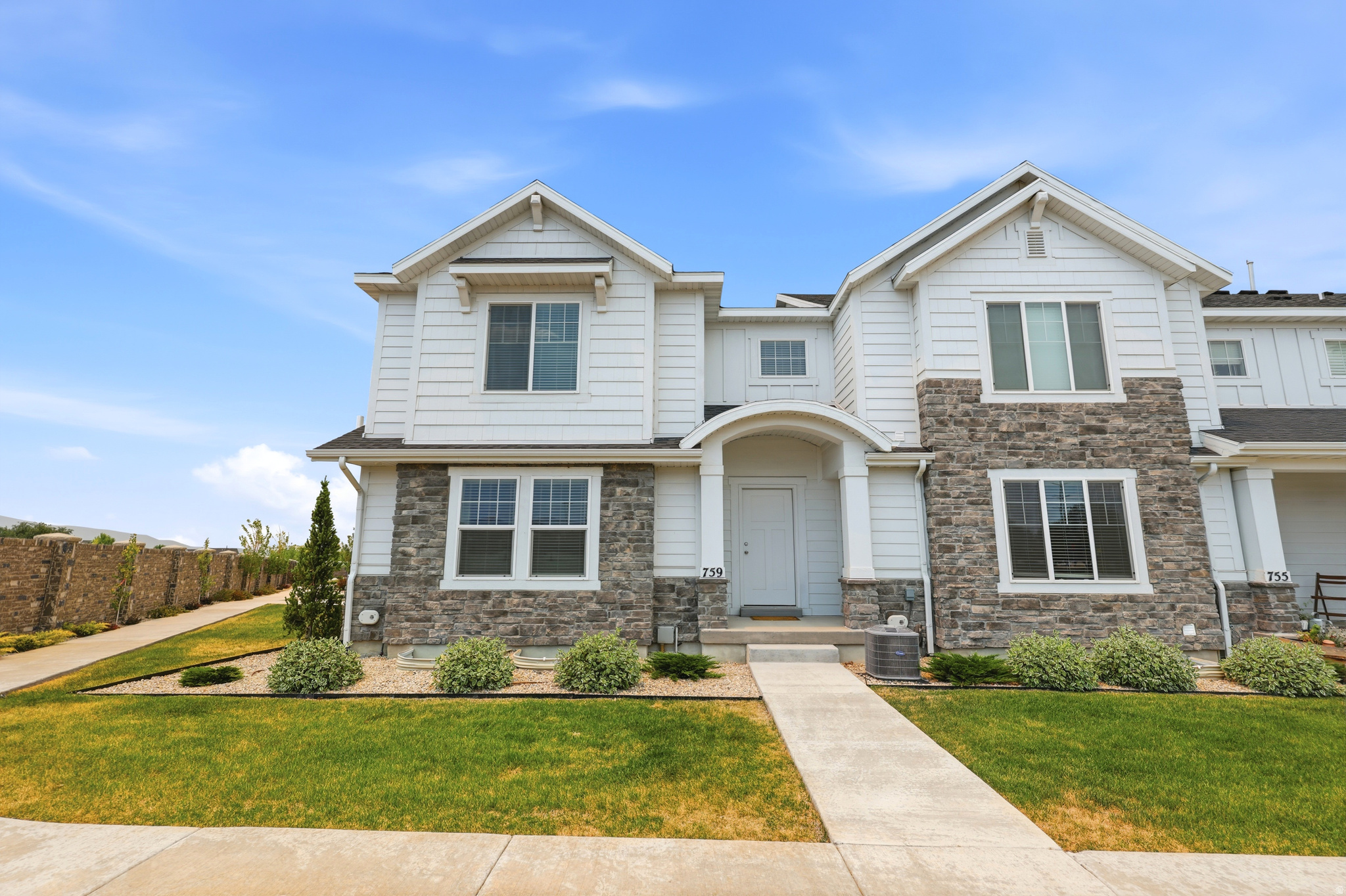 DEL MONTE TOWNHOMES - Residential