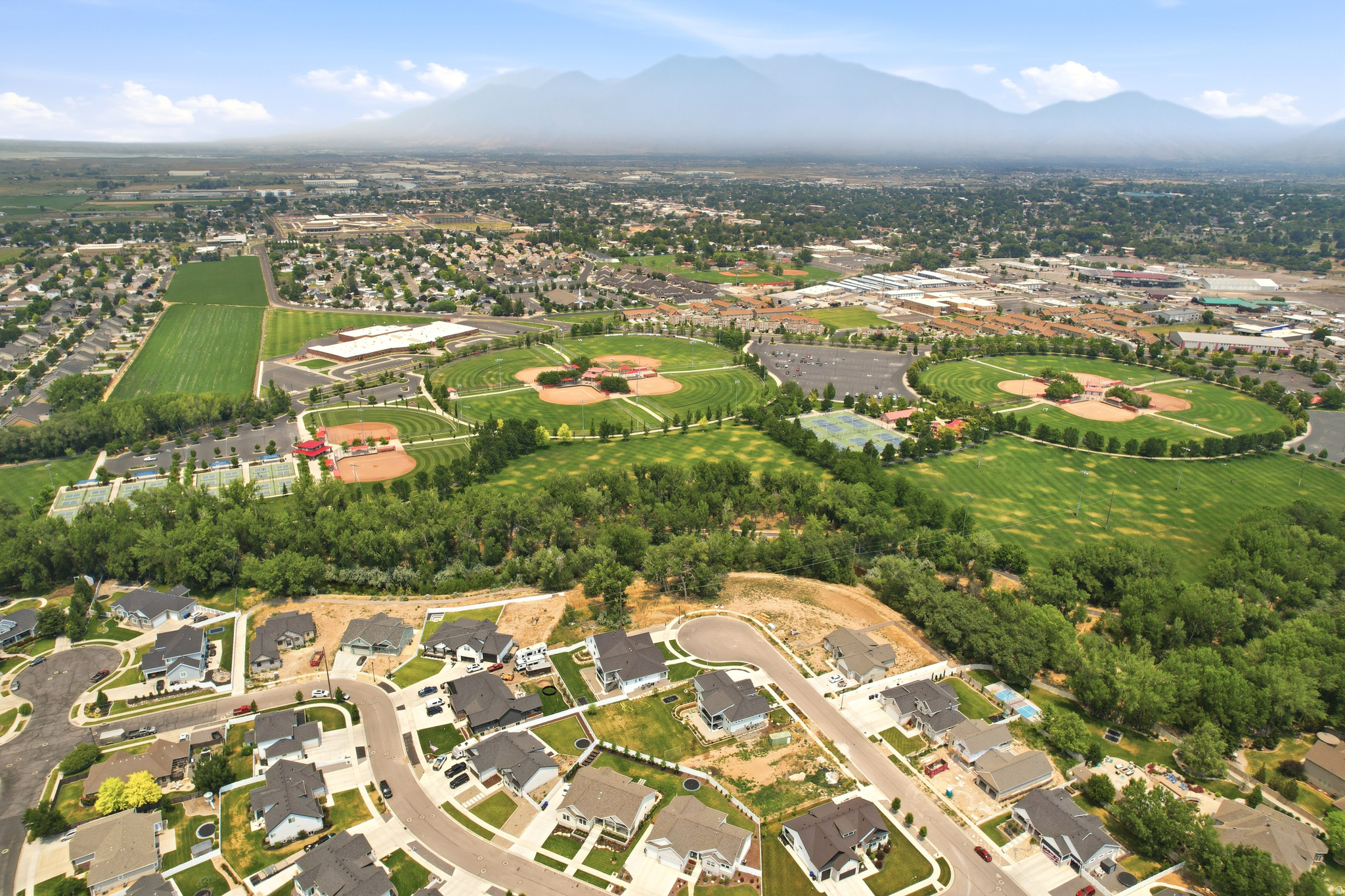 DEL MONTE TOWNHOMES - Residential