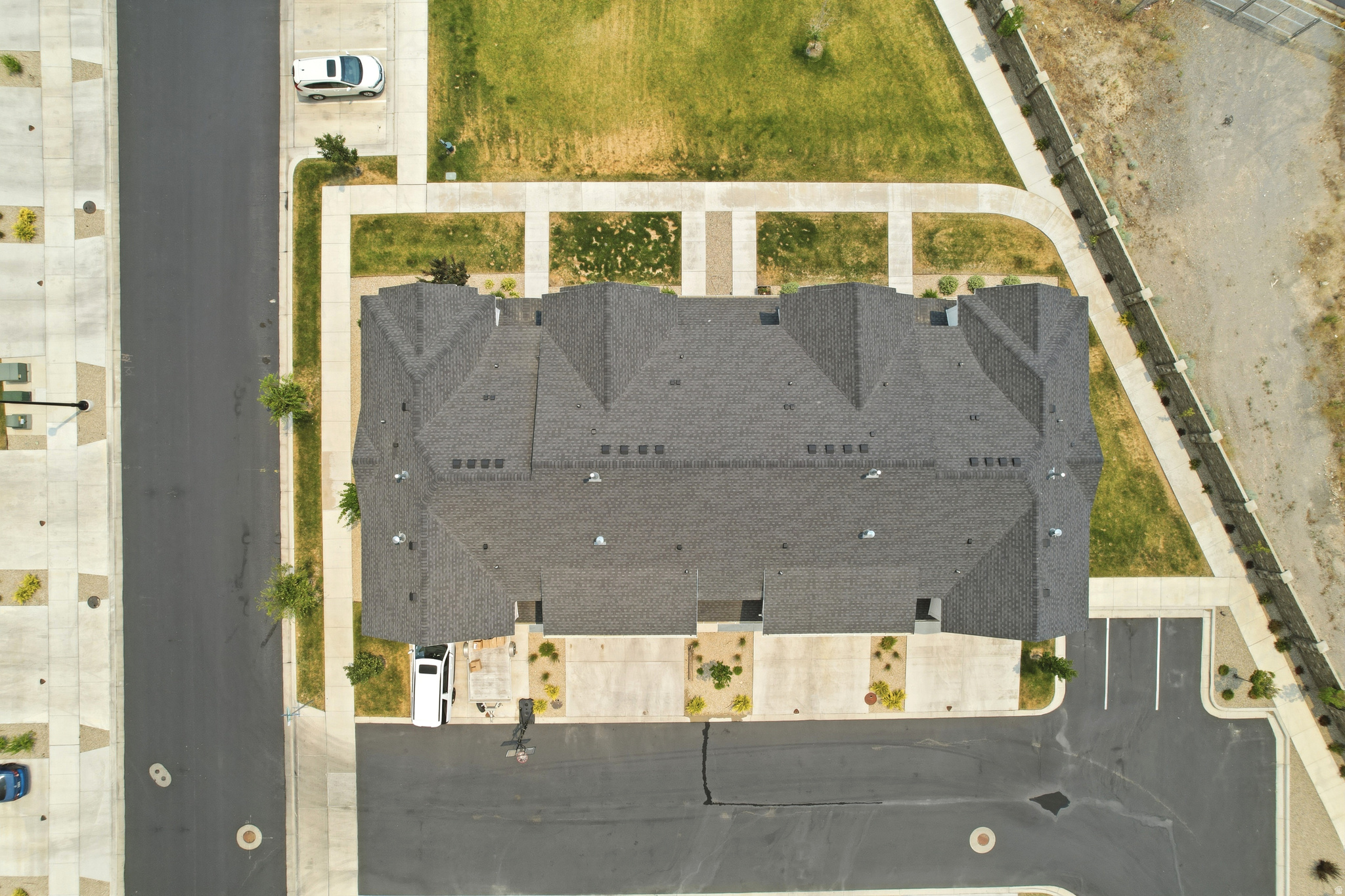 DEL MONTE TOWNHOMES - Residential