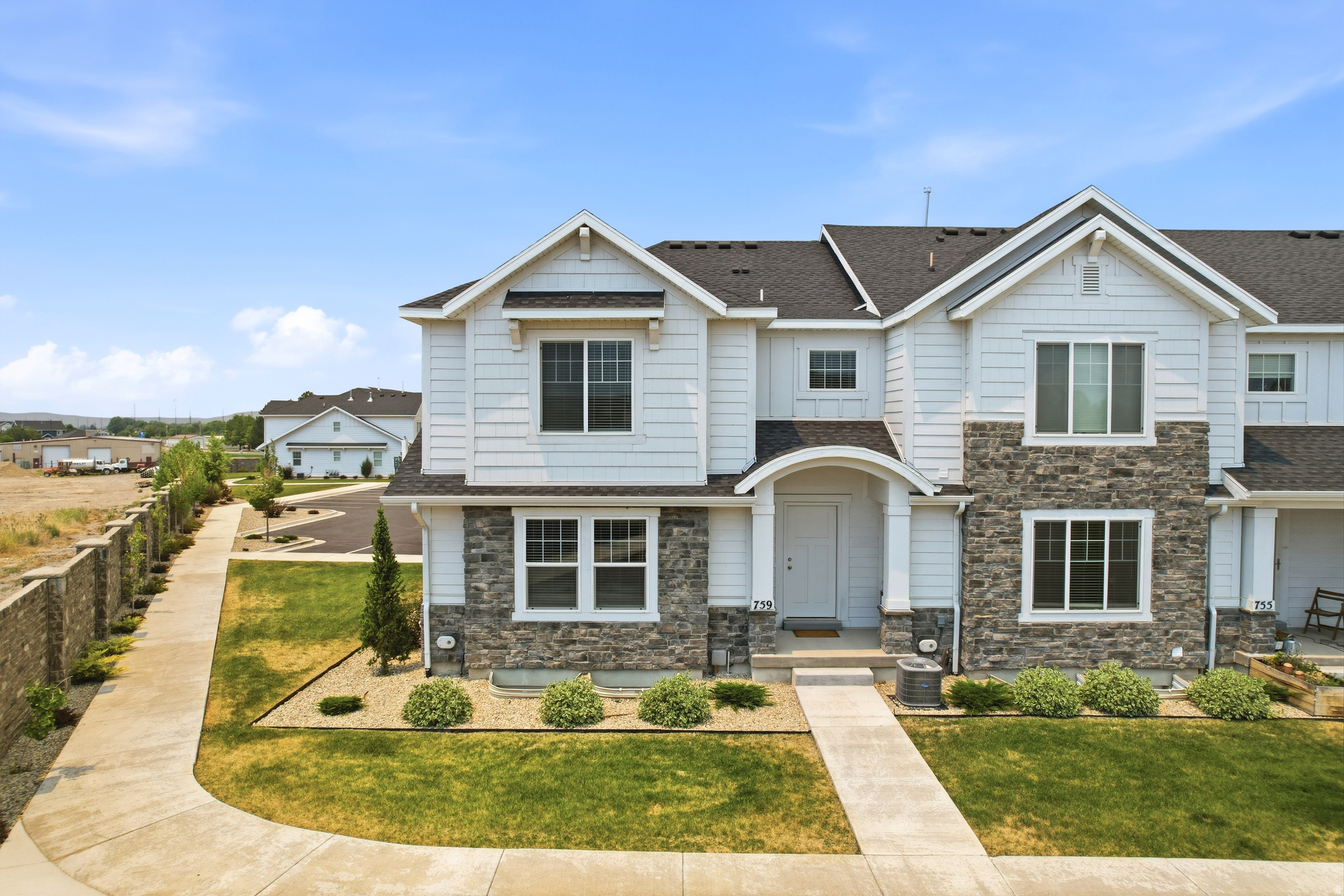 DEL MONTE TOWNHOMES - Residential