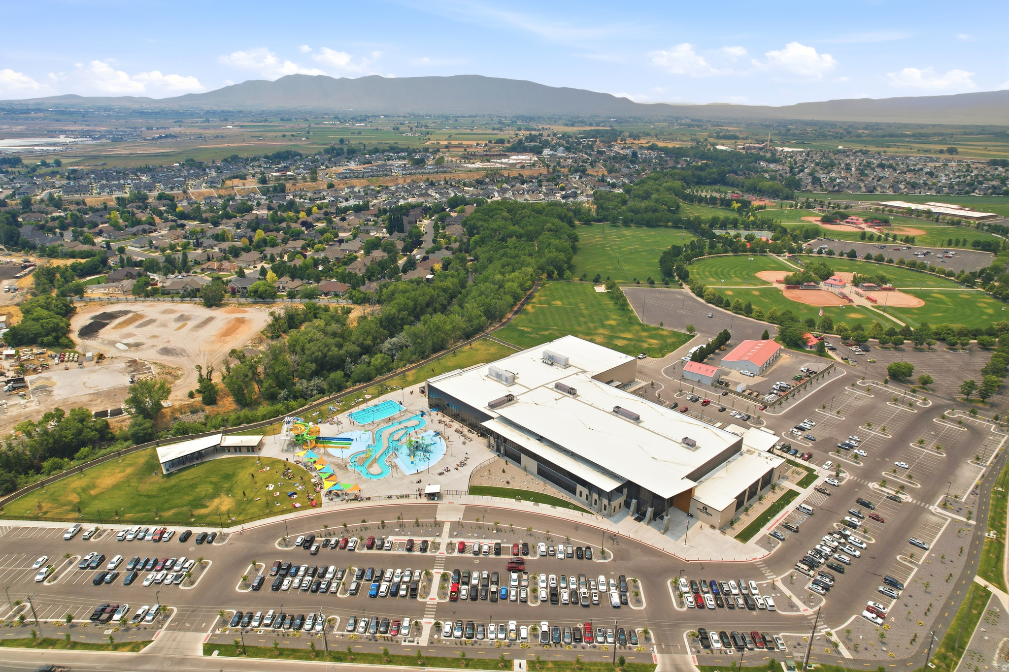 DEL MONTE TOWNHOMES - Residential