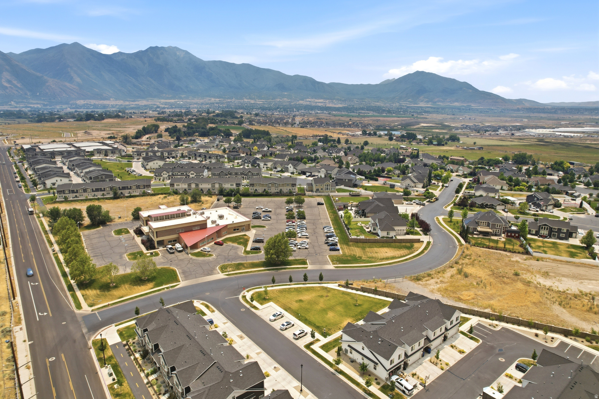 DEL MONTE TOWNHOMES - Residential