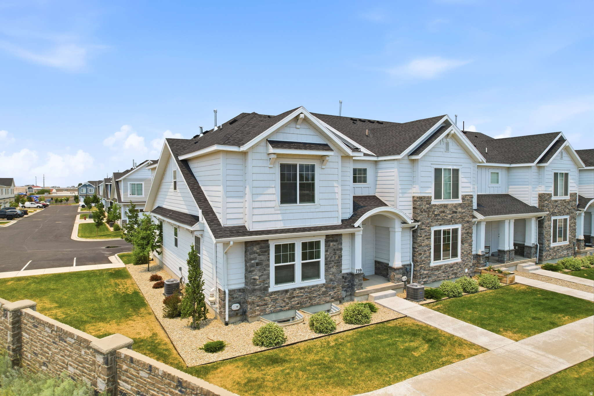 DEL MONTE TOWNHOMES - Residential