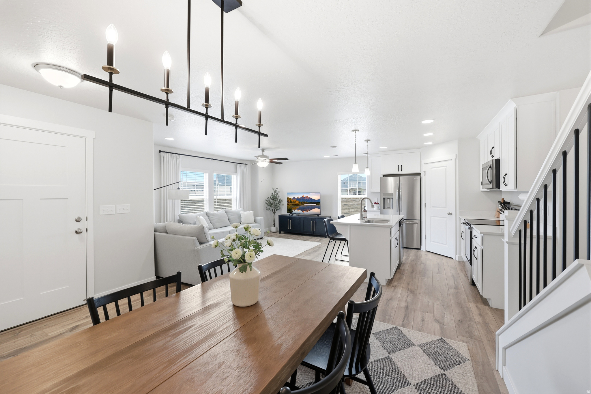 DEL MONTE TOWNHOMES - Residential