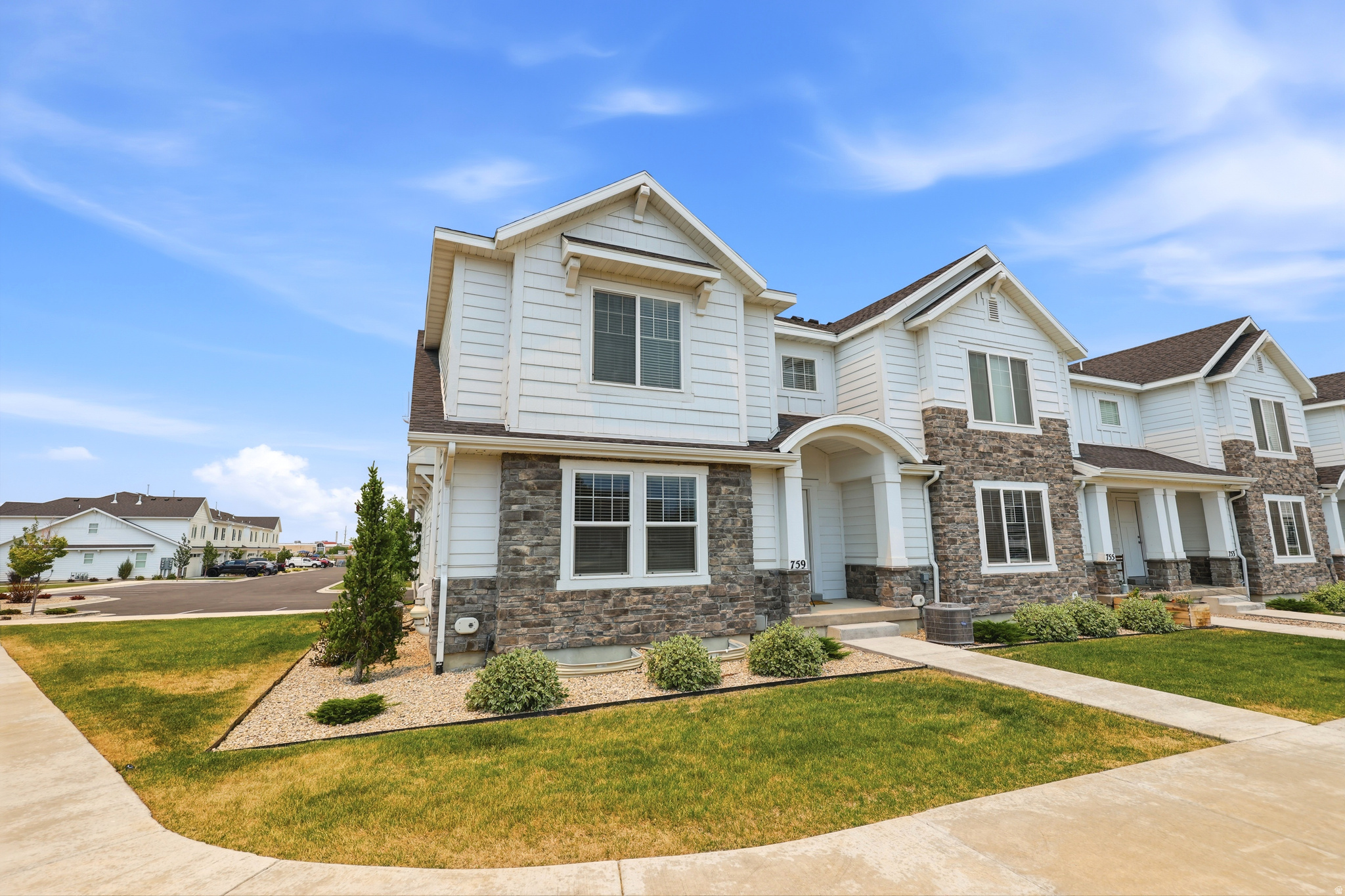 DEL MONTE TOWNHOMES - Residential