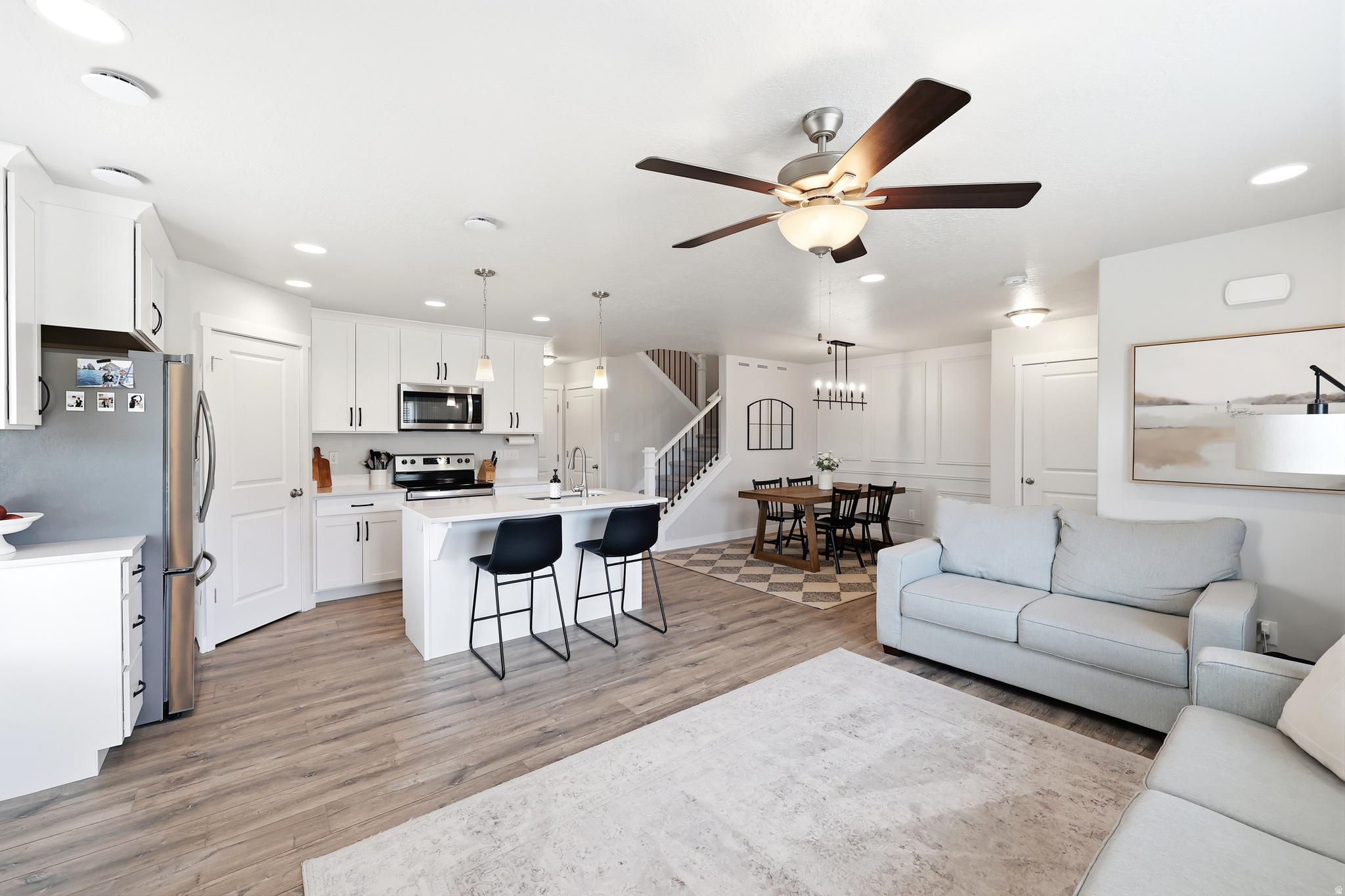 DEL MONTE TOWNHOMES - Residential