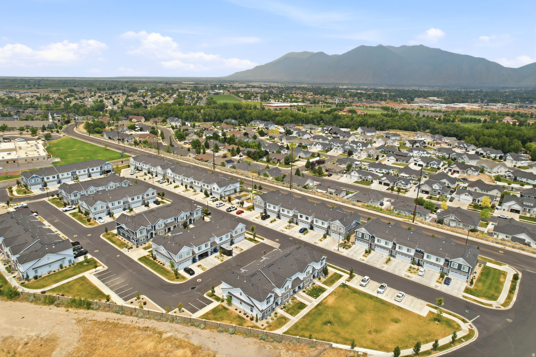 DEL MONTE TOWNHOMES - Residential