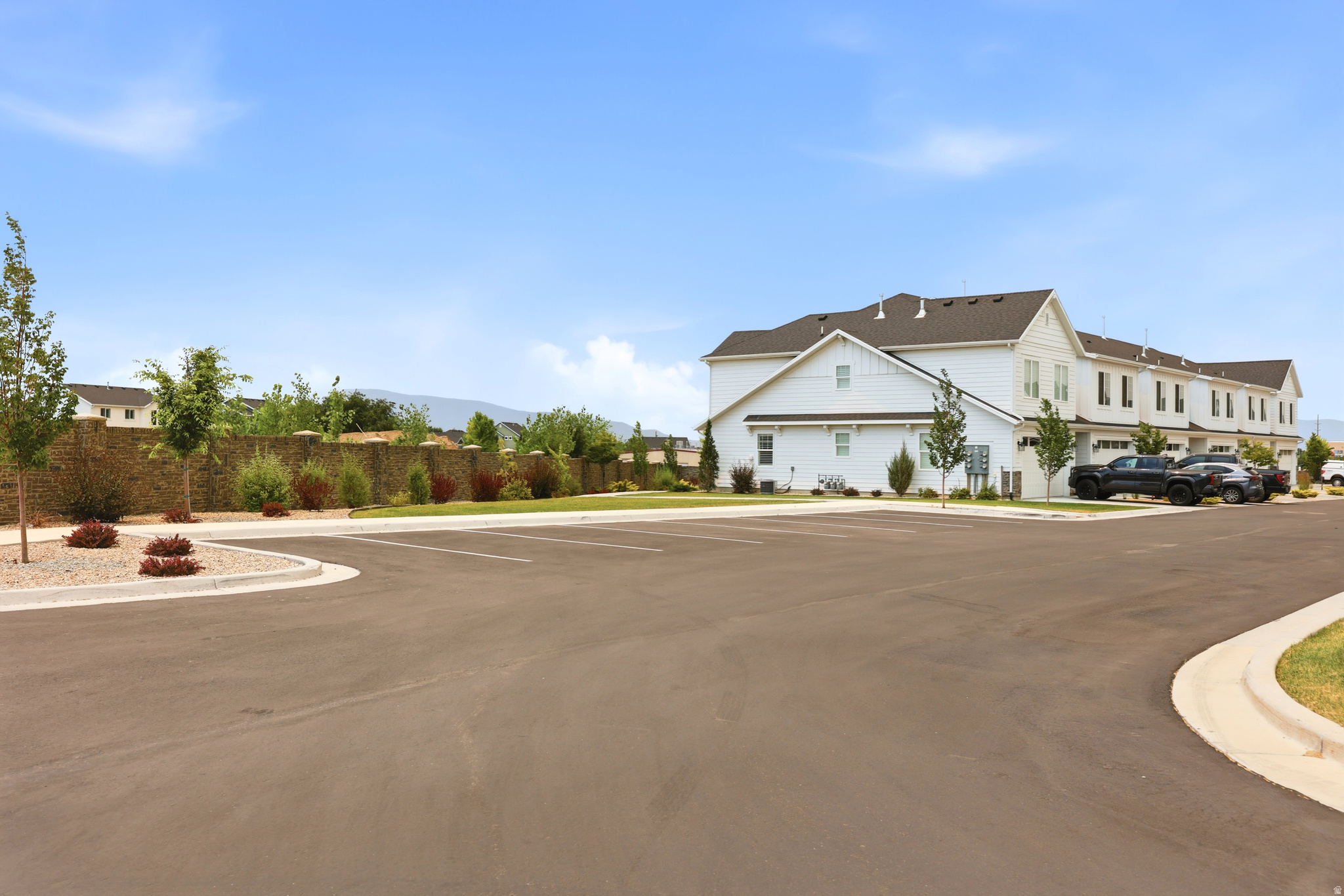 DEL MONTE TOWNHOMES - Residential