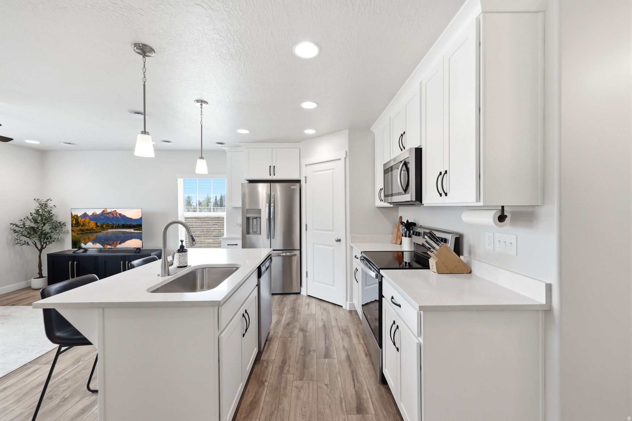 DEL MONTE TOWNHOMES - Residential