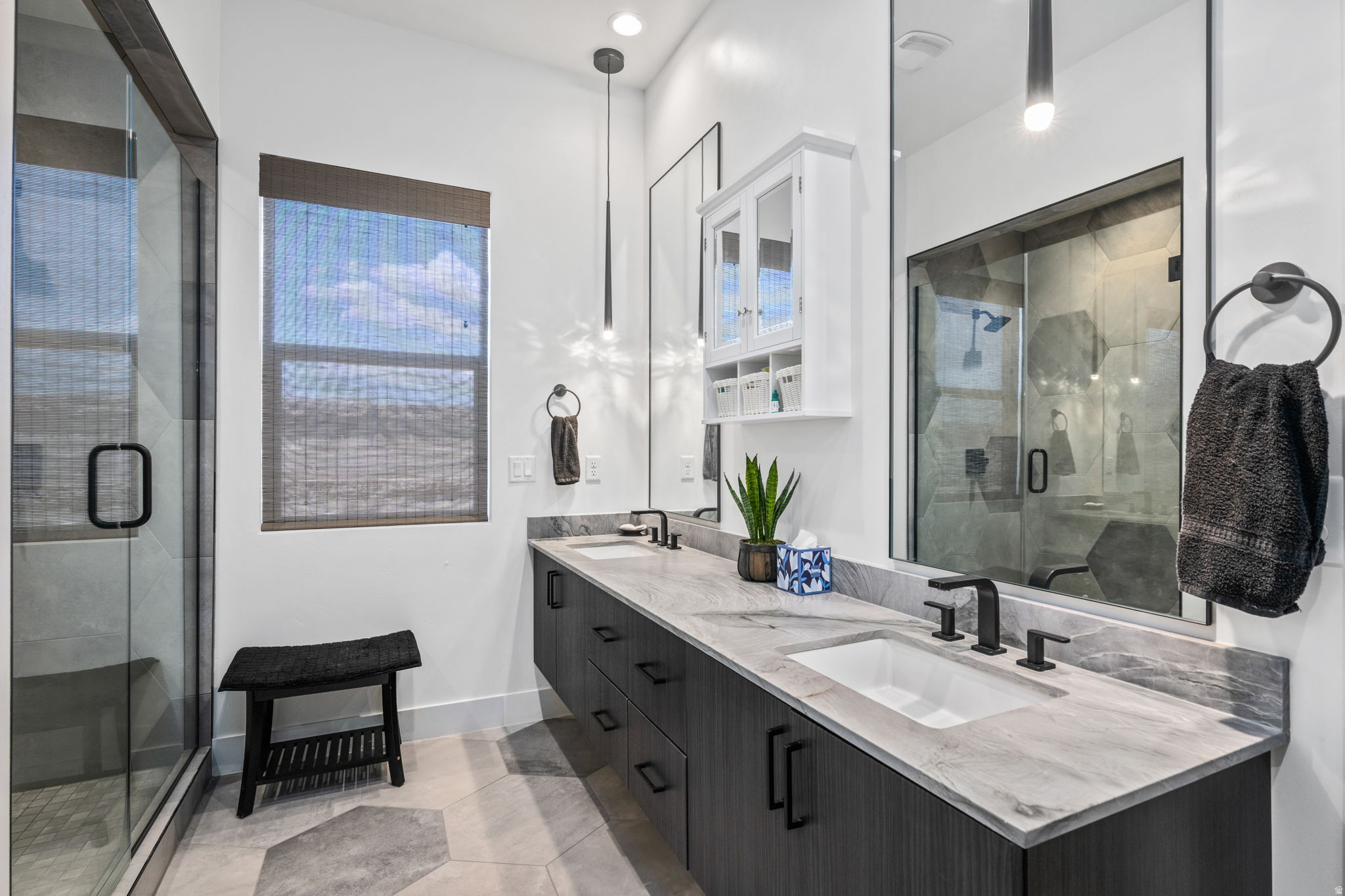 REGENCY AT DESERT COLOR 1 - Residential