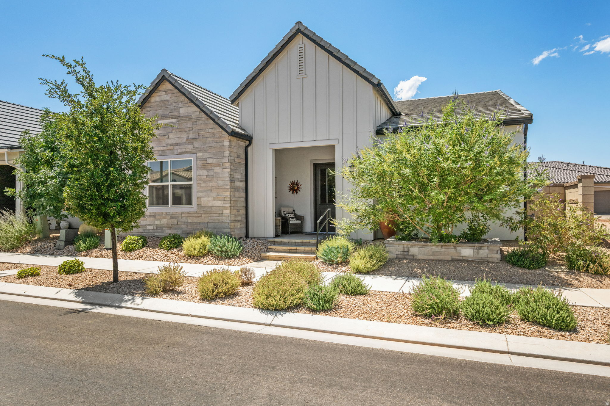 REGENCY AT DESERT COLOR 1 - Residential