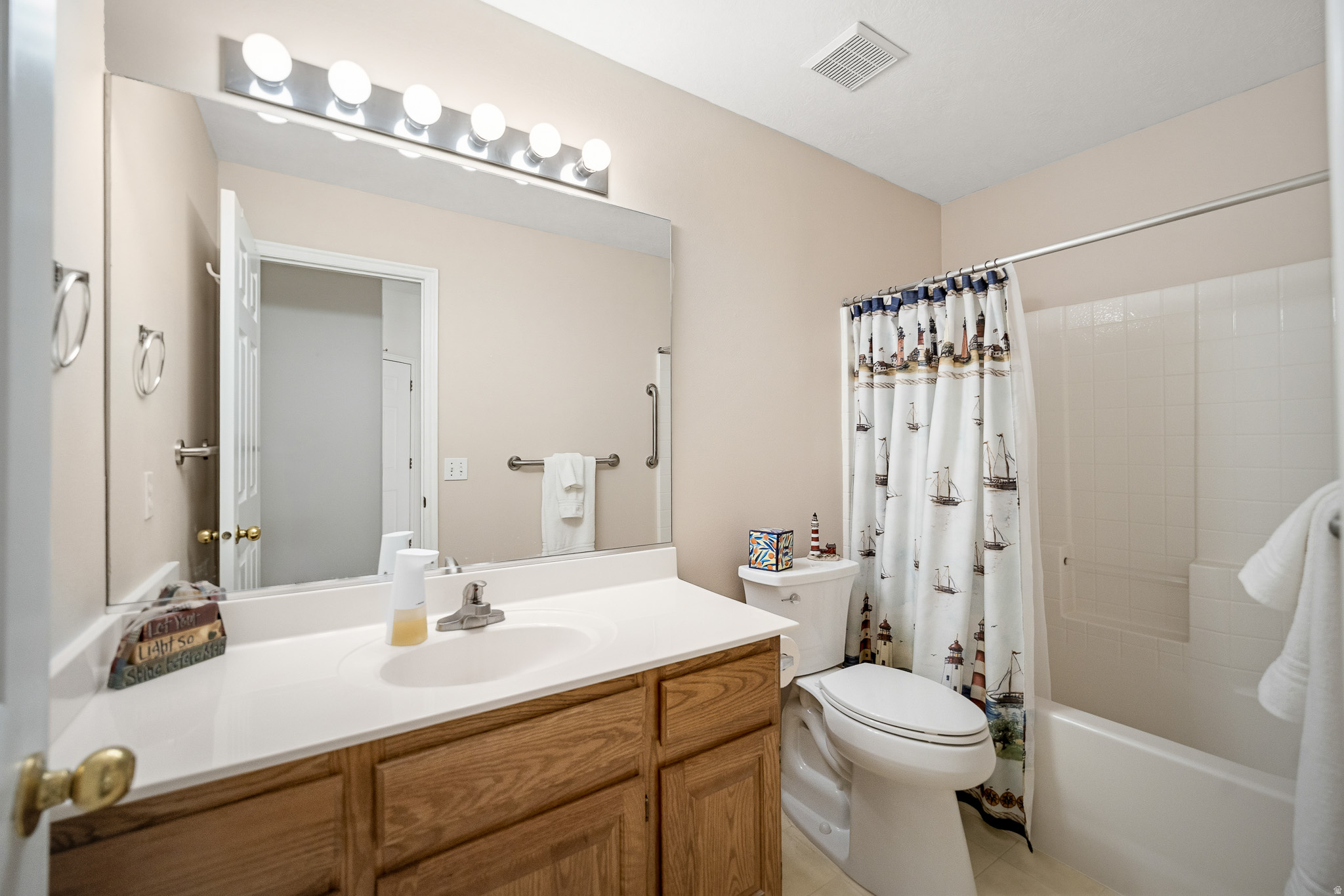 PADRE LAKES TH 3 - Residential