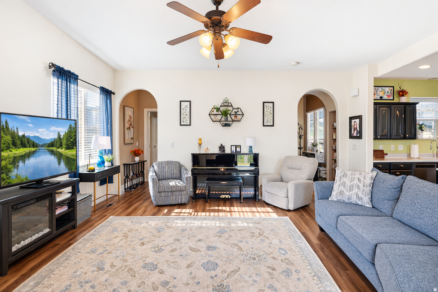 EAGLES GATE - Residential