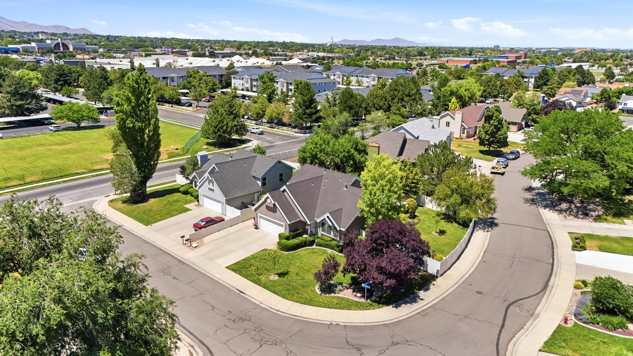 CROSSPOINTE - Residential