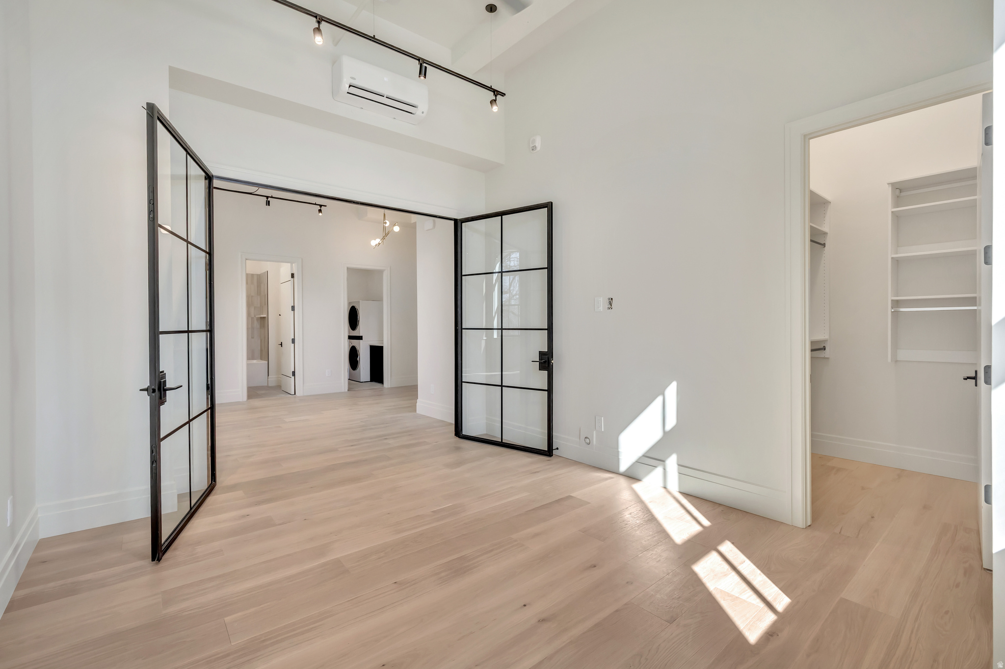 TELEGRAPH EXCHANGE - Residential