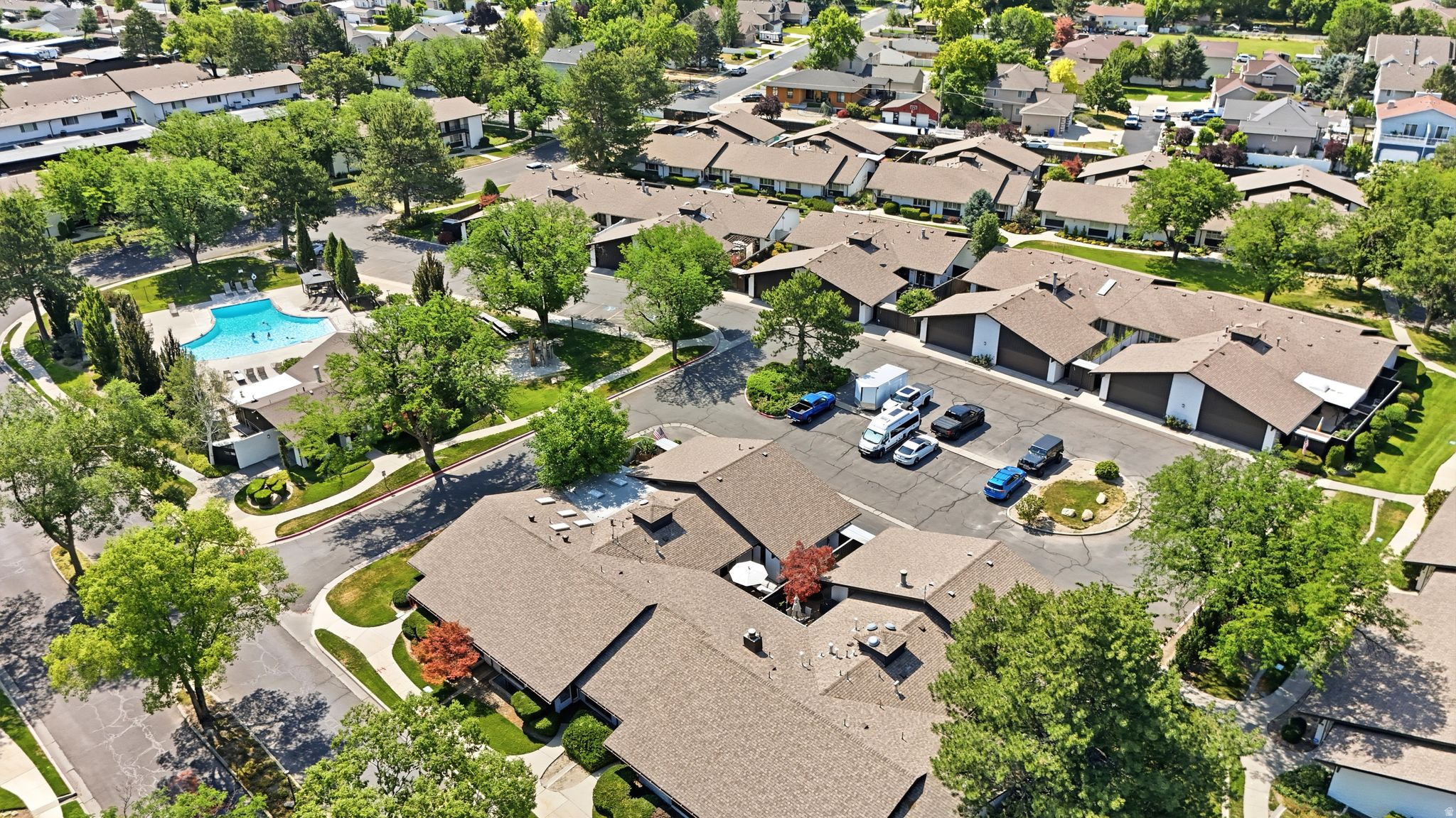 THREE FOUNTAINS - Residential