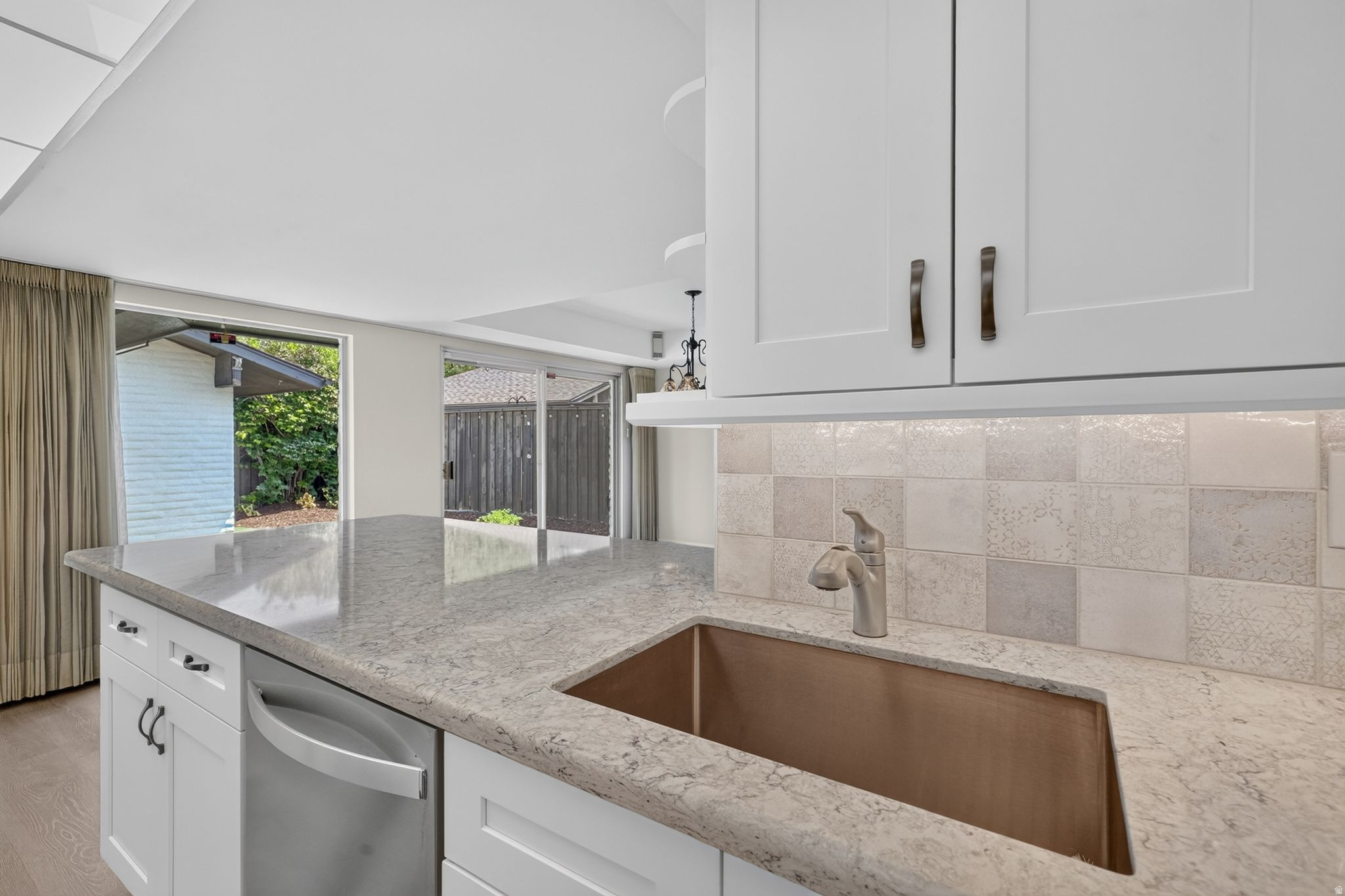 THREE FOUNTAINS - Residential