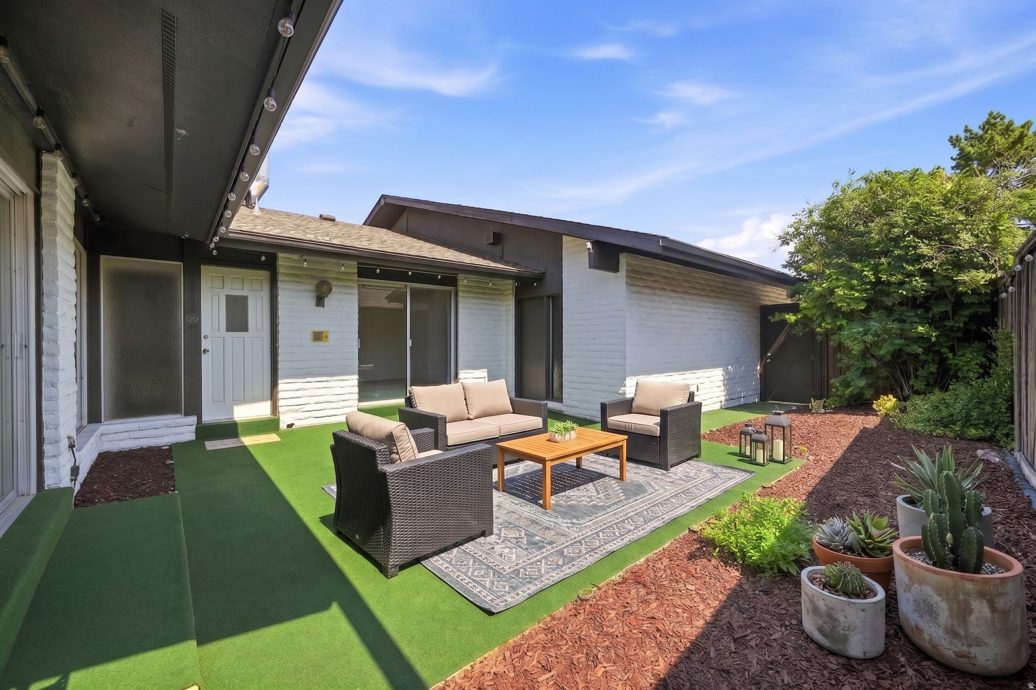 THREE FOUNTAINS - Residential