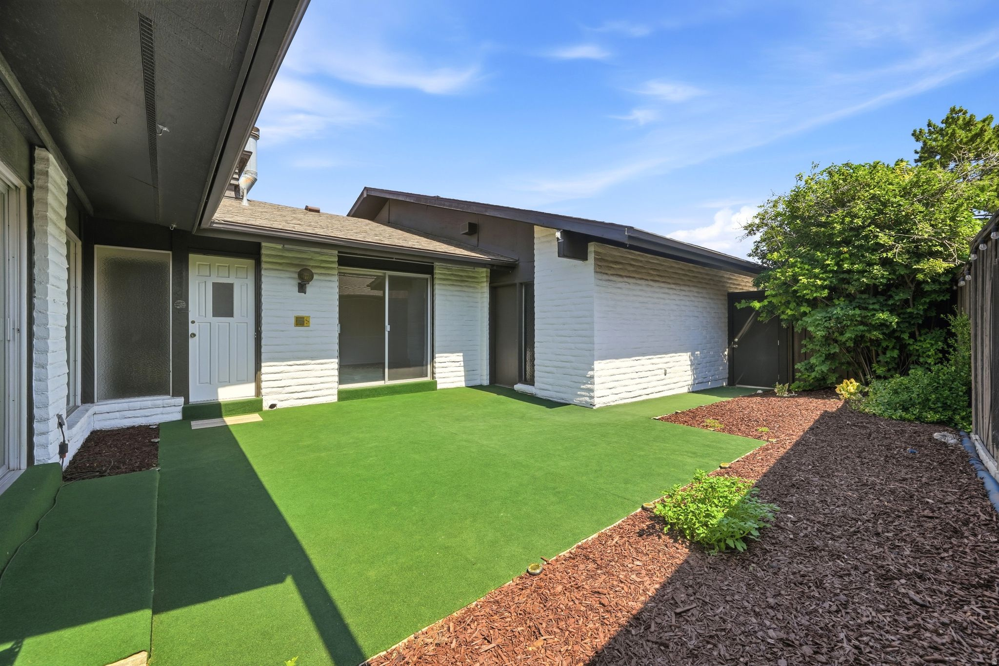 THREE FOUNTAINS - Residential