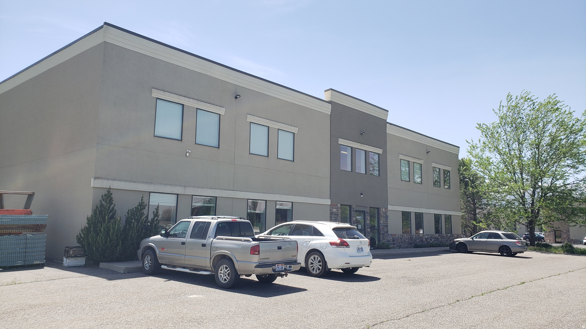 19,160 SF Commercial Office/Warehouse Building located right off Hwy 89/91. Additional 2.97 acres available.