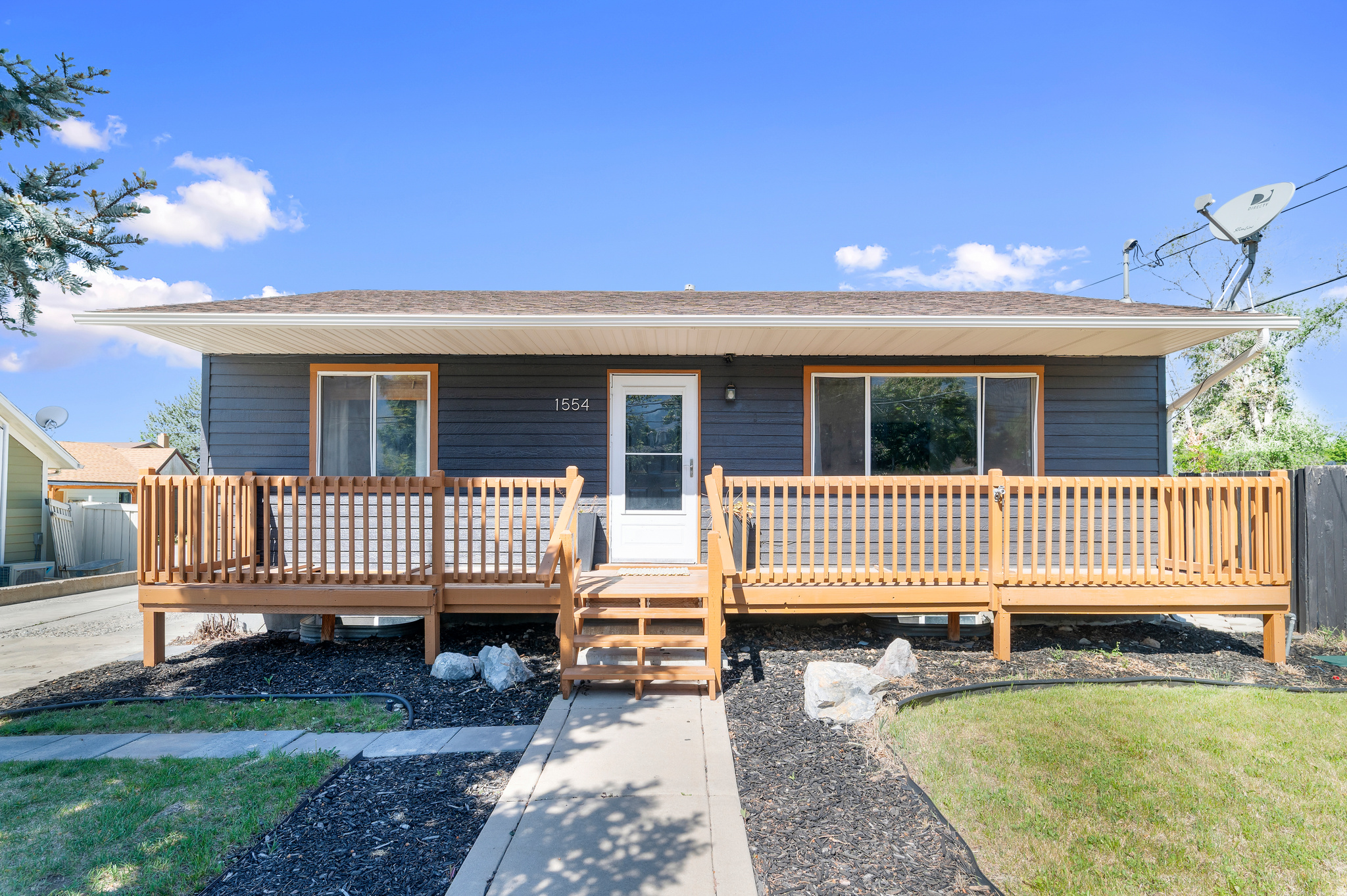 Excellent starter home in a good central location. Close to the University Mall and shopping. Basement apartment has its own outside entrance. Great for subsidizing your payments. Lots of parking available on the long driveway. Backyard area great of relaxing or entertaining.