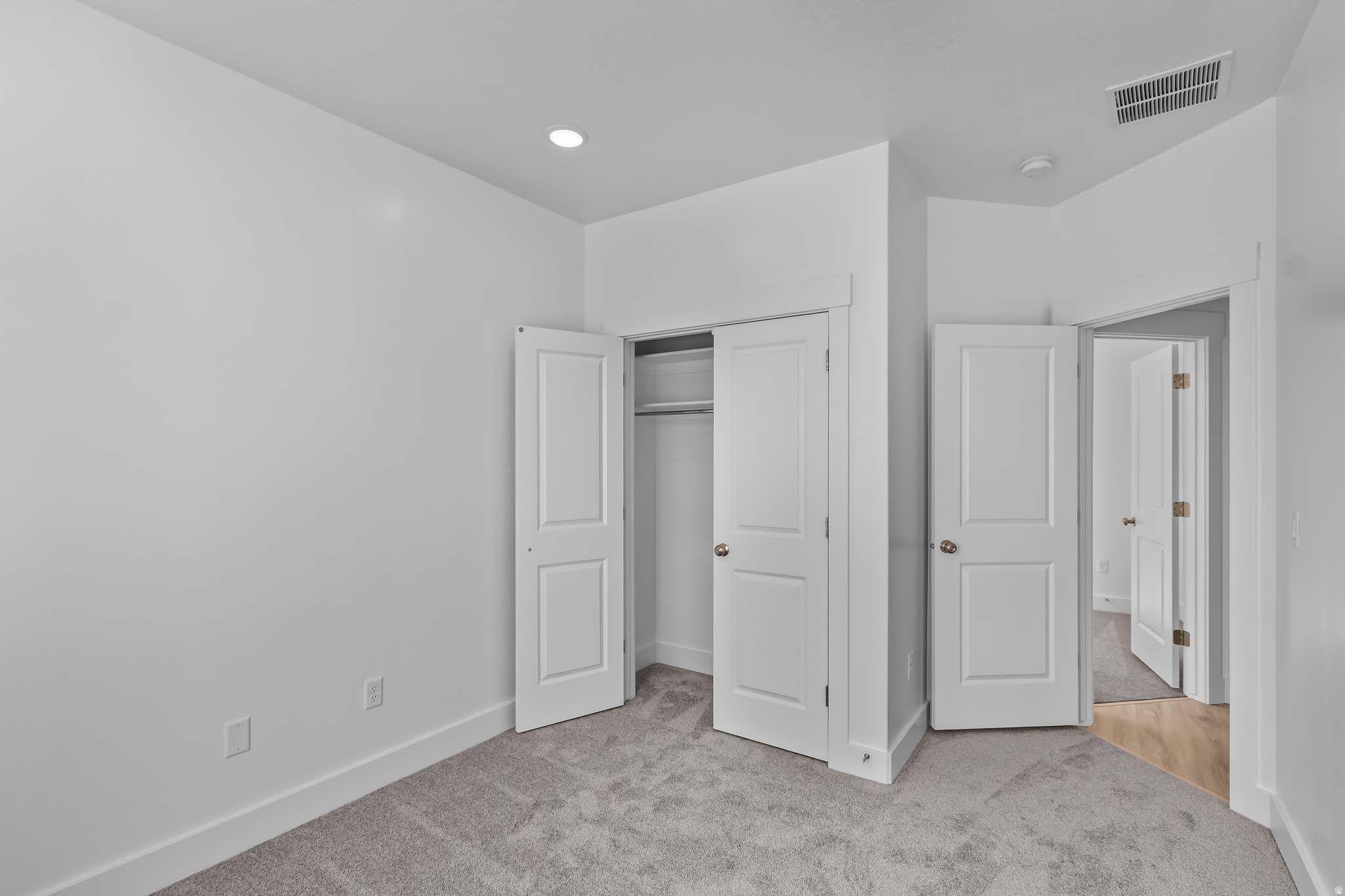 ENVISION ESTATES - Residential