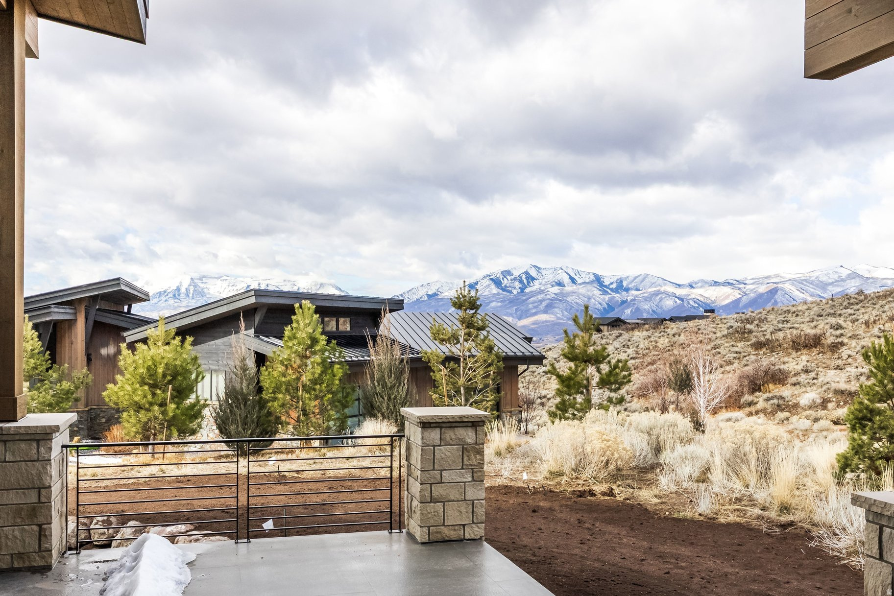RED LEDGES - Residential