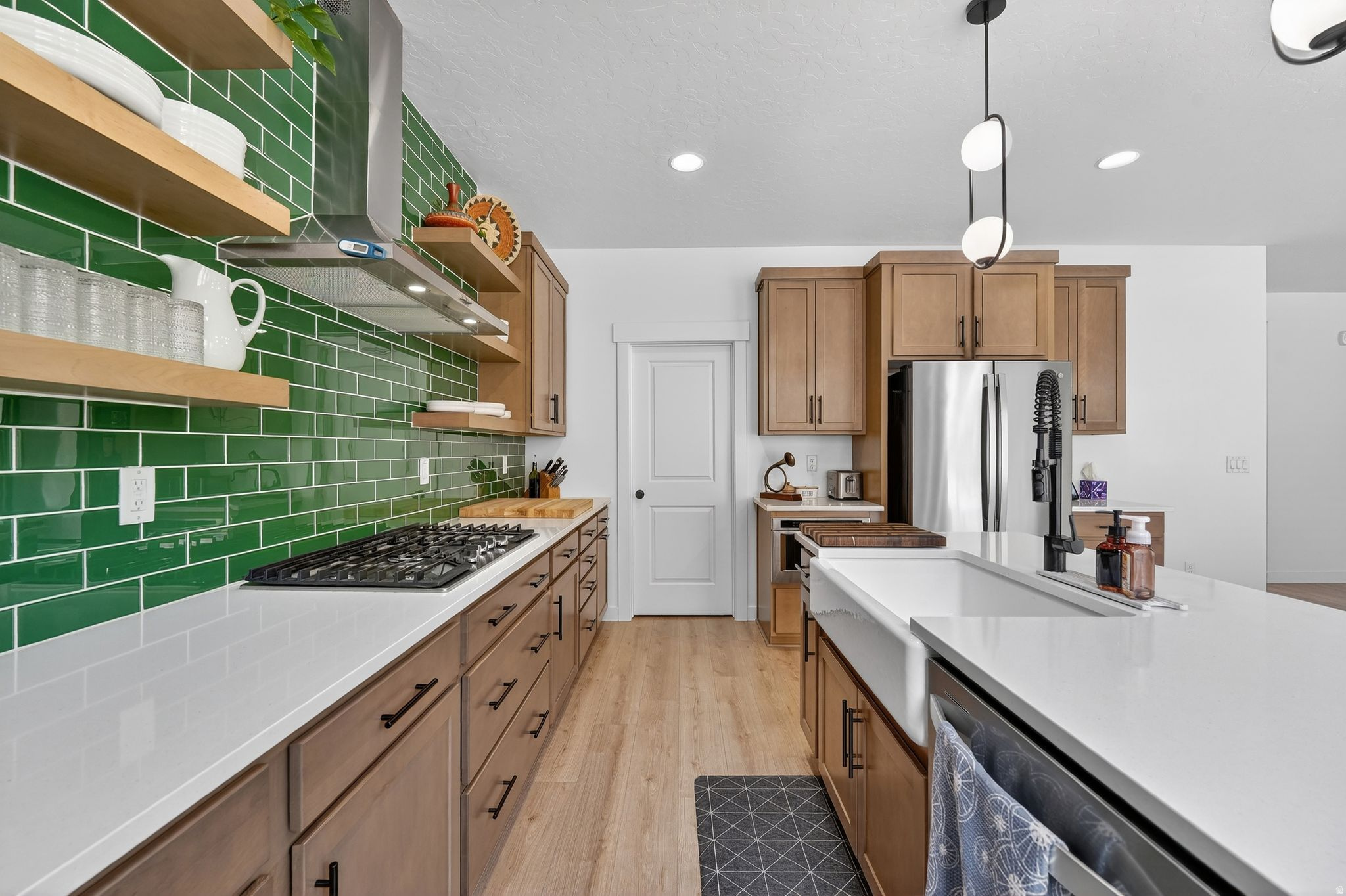 CANYON POINT - Residential