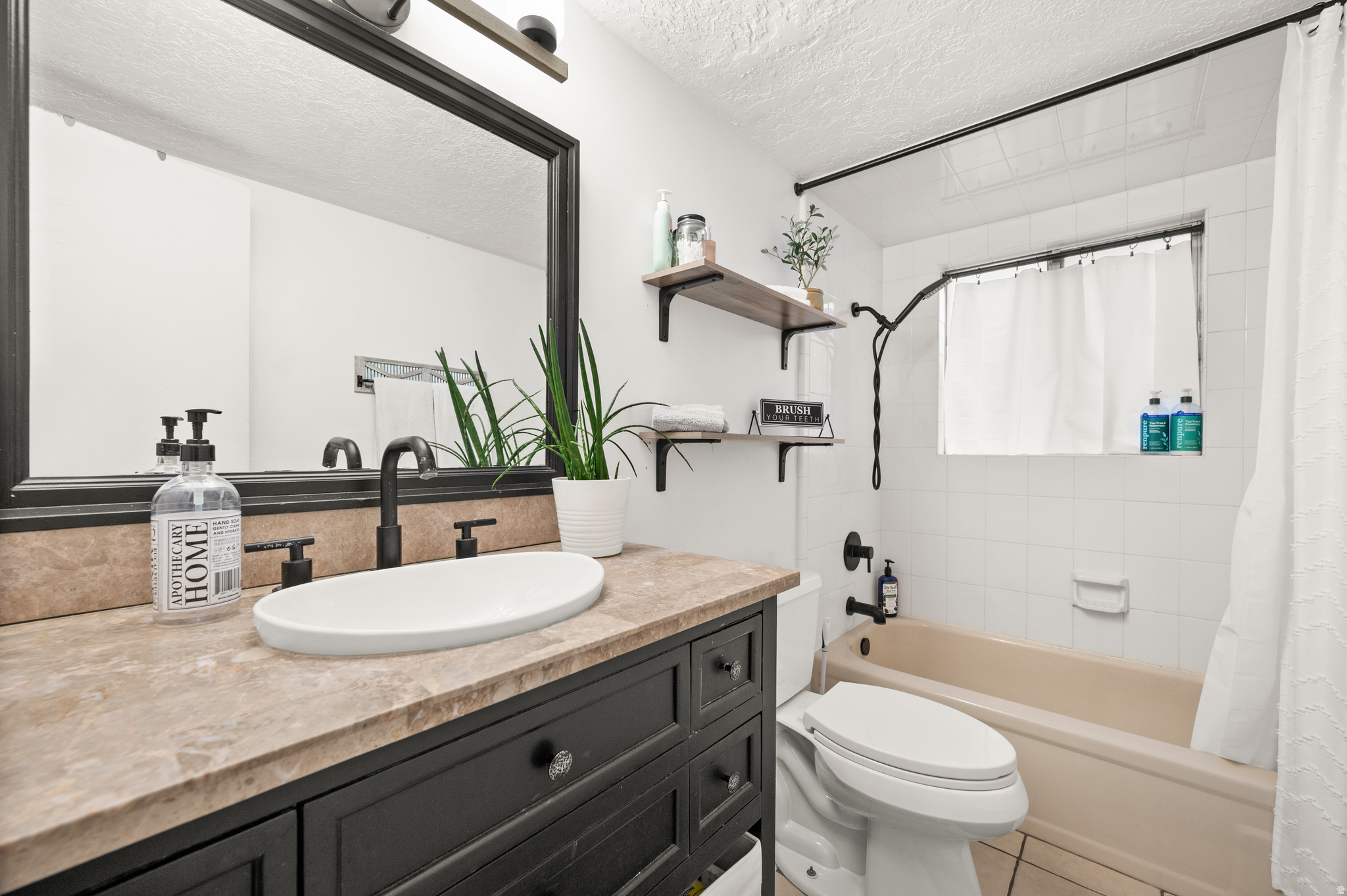 WHITE CITY - Residential