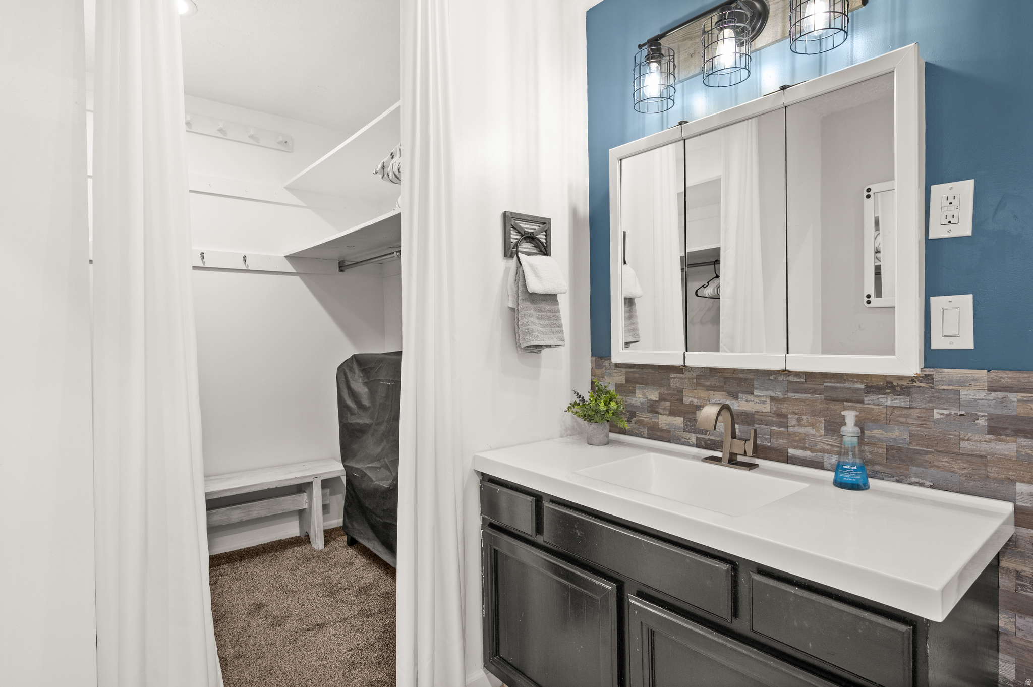 WHITE CITY - Residential