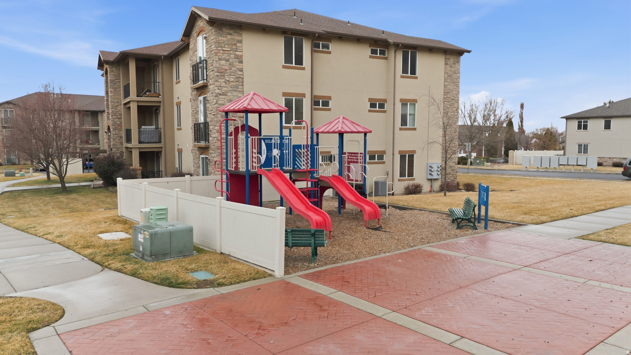 PINEAE VILLAGE - Residential