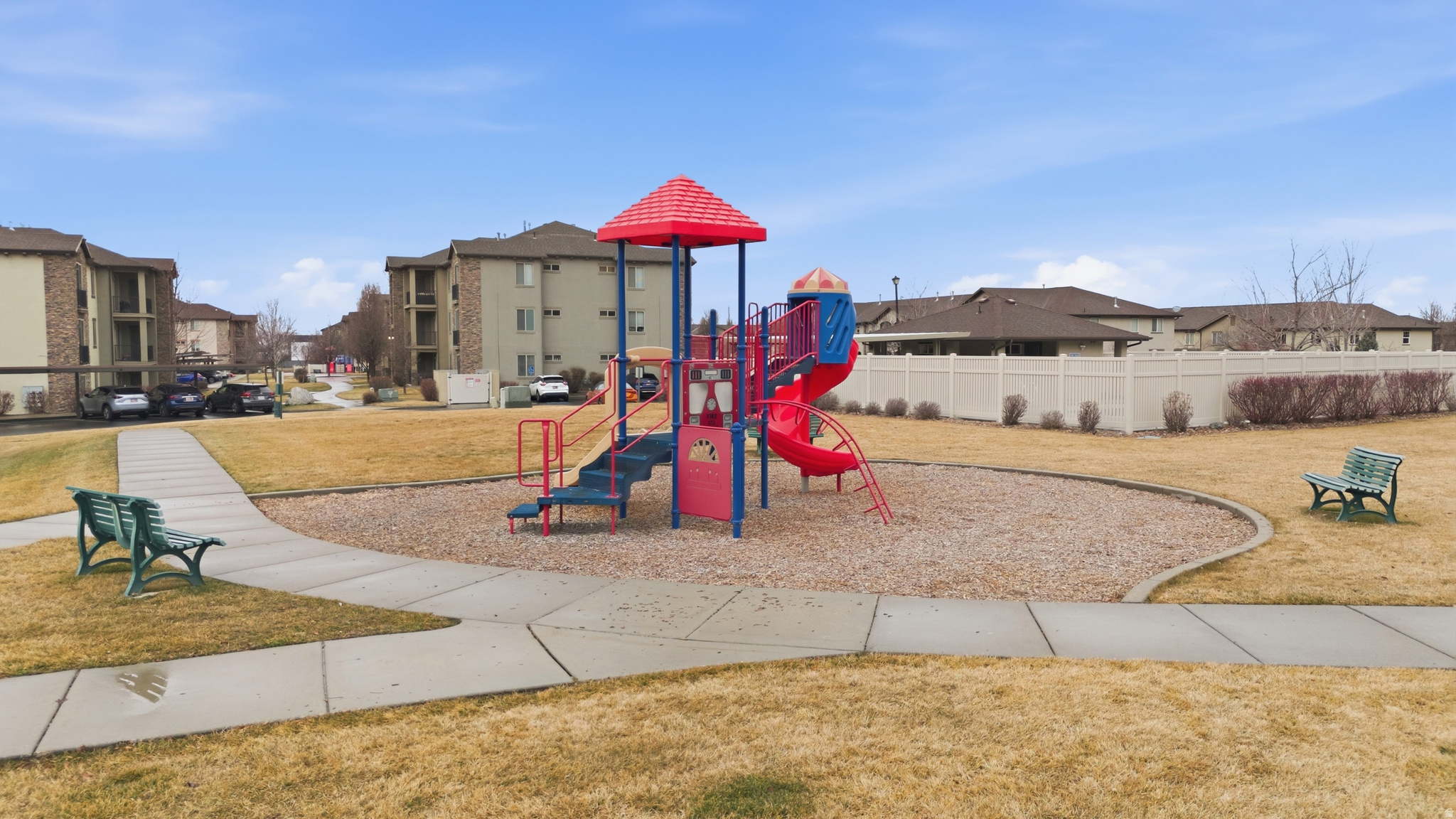 PINEAE VILLAGE - Residential