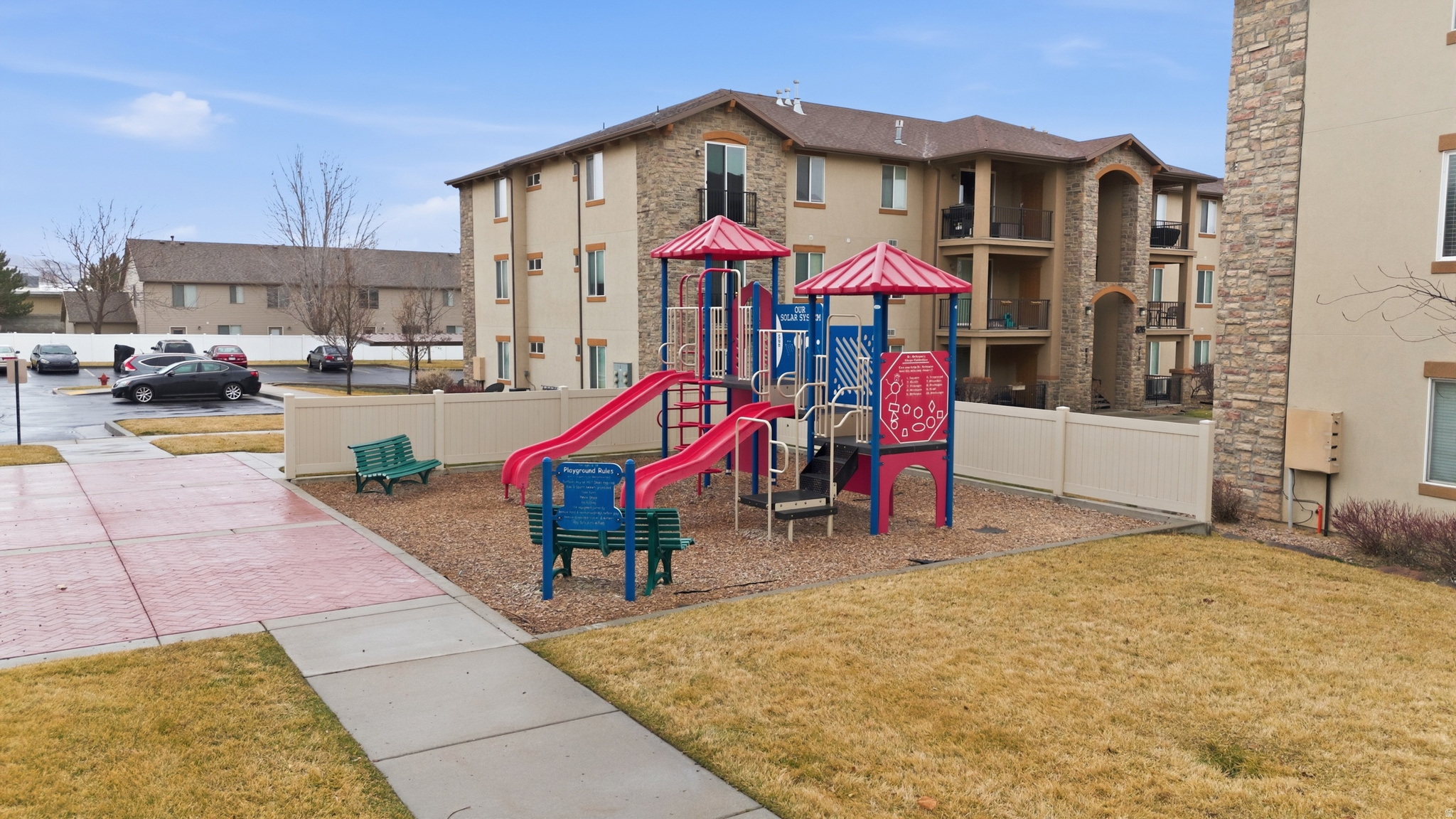 PINEAE VILLAGE - Residential