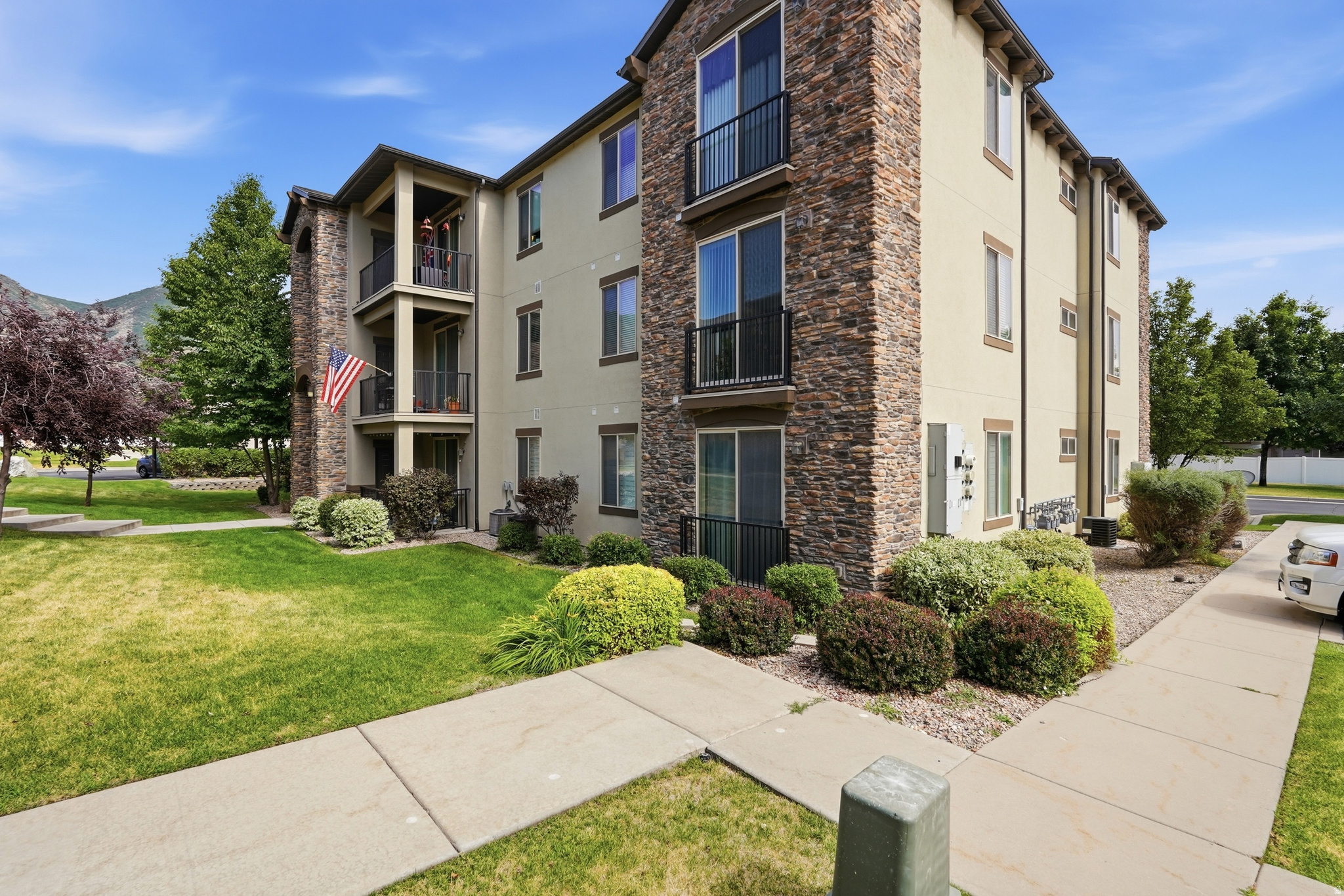 PINEAE VILLAGE - Residential