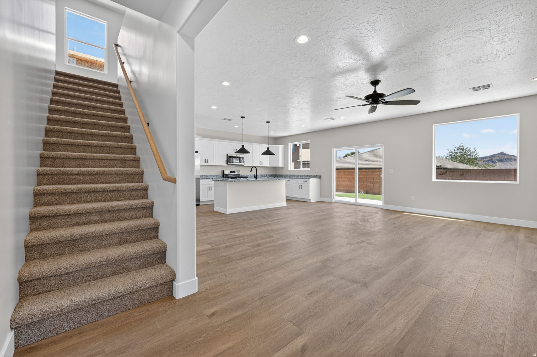 HURRICANE HOLLOW - Residential