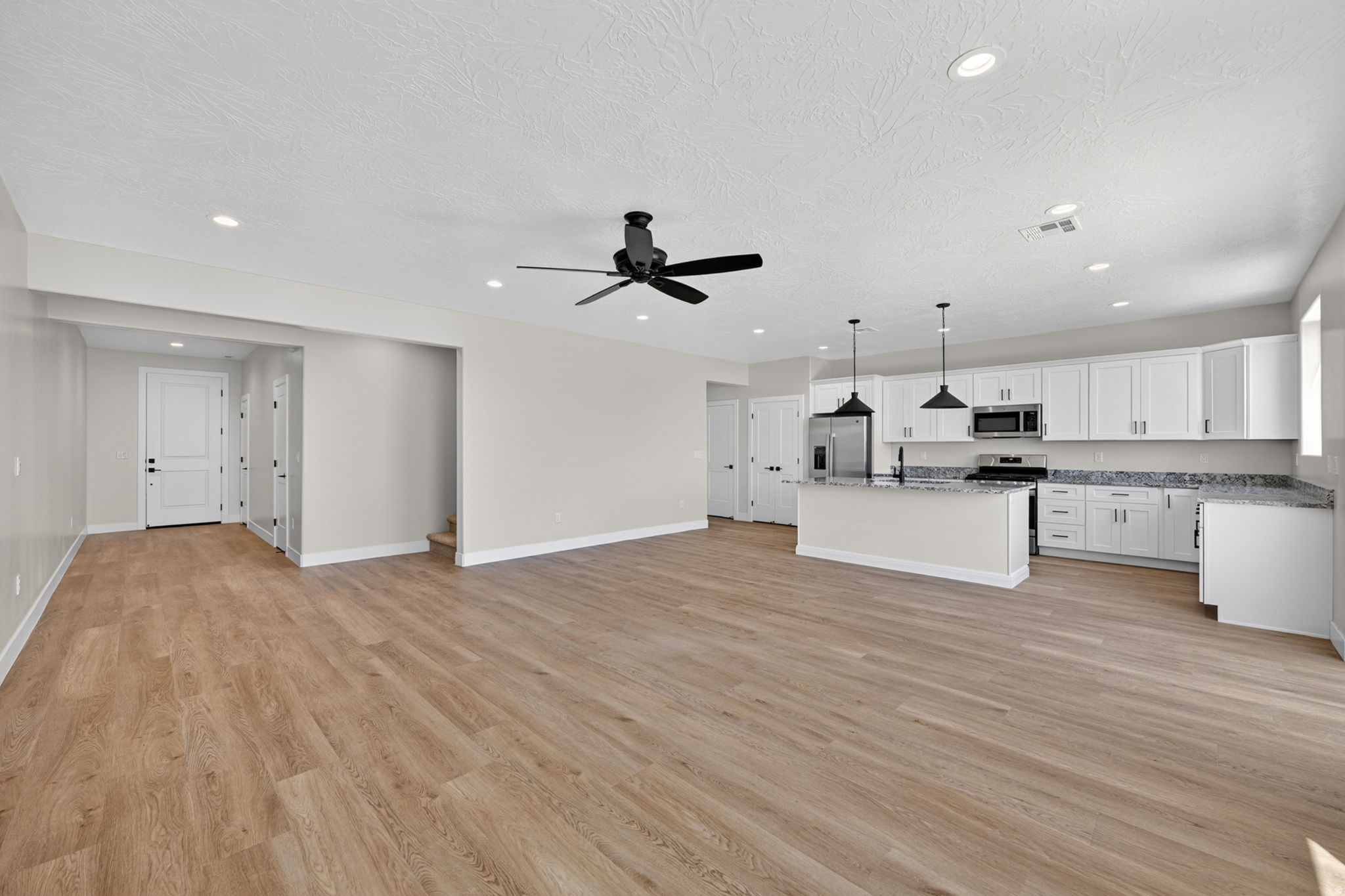 HURRICANE HOLLOW - Residential