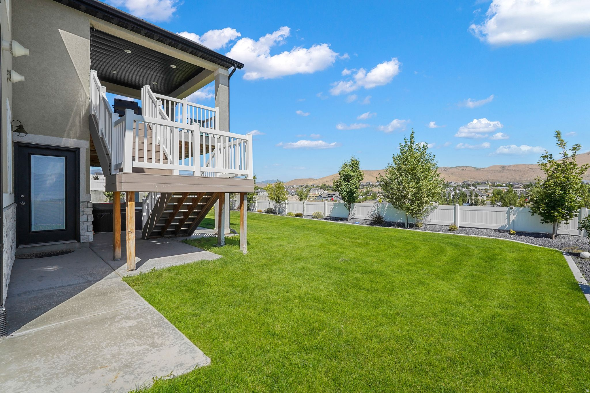 LAKE VIEW ESTATE - Residential