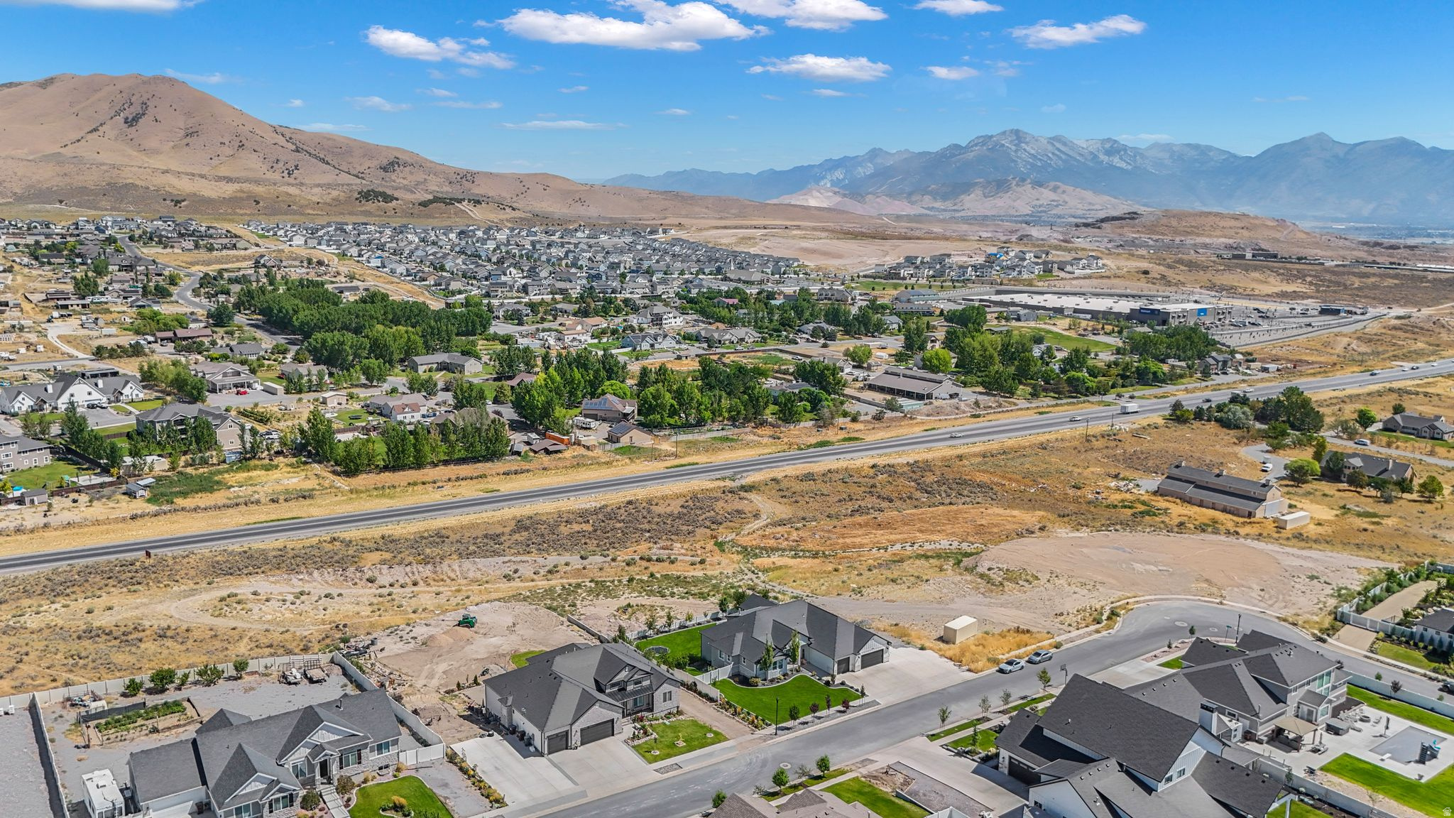 LAKE VIEW ESTATE - Residential