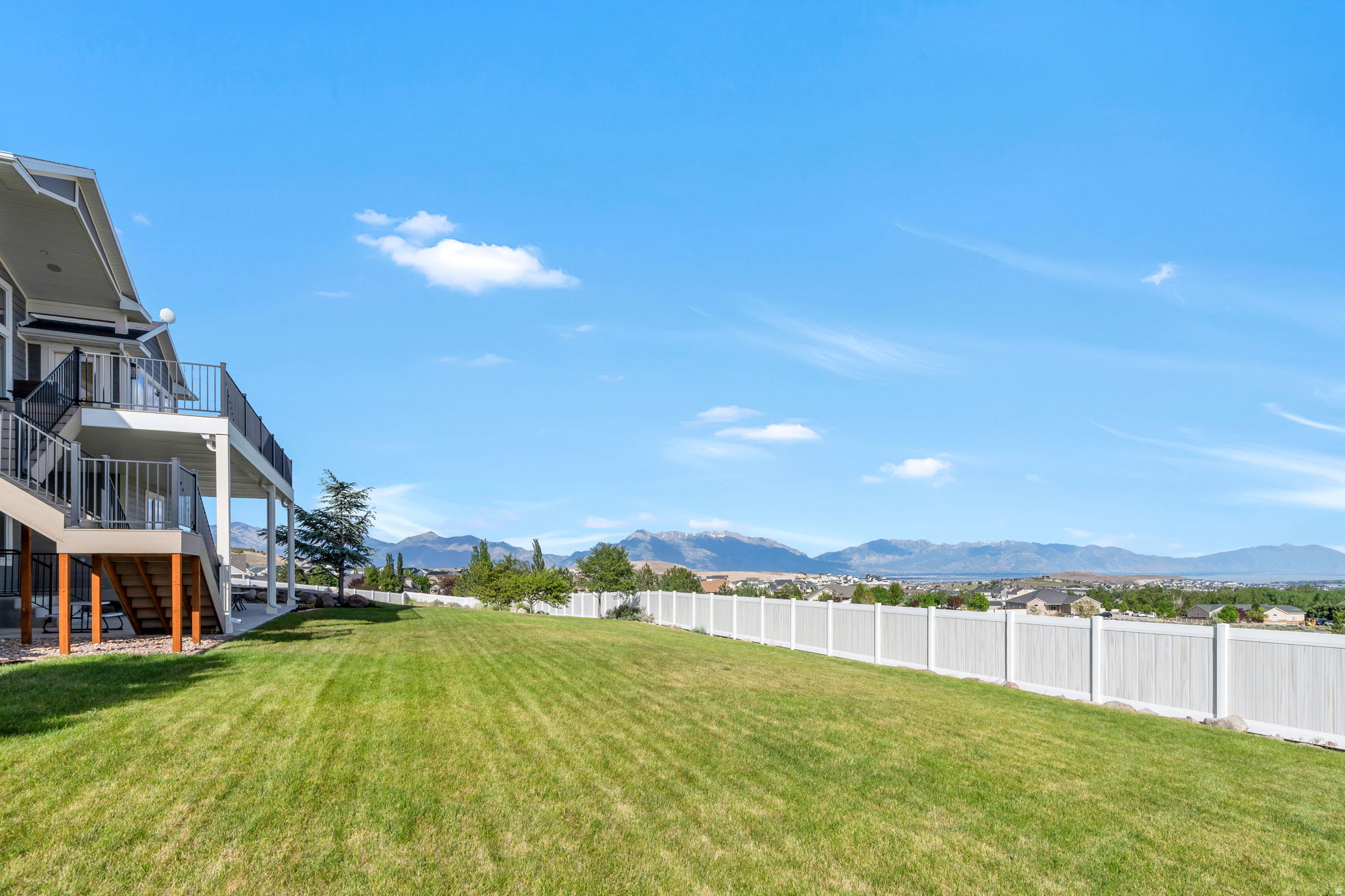 MEADOW RANCH - Residential