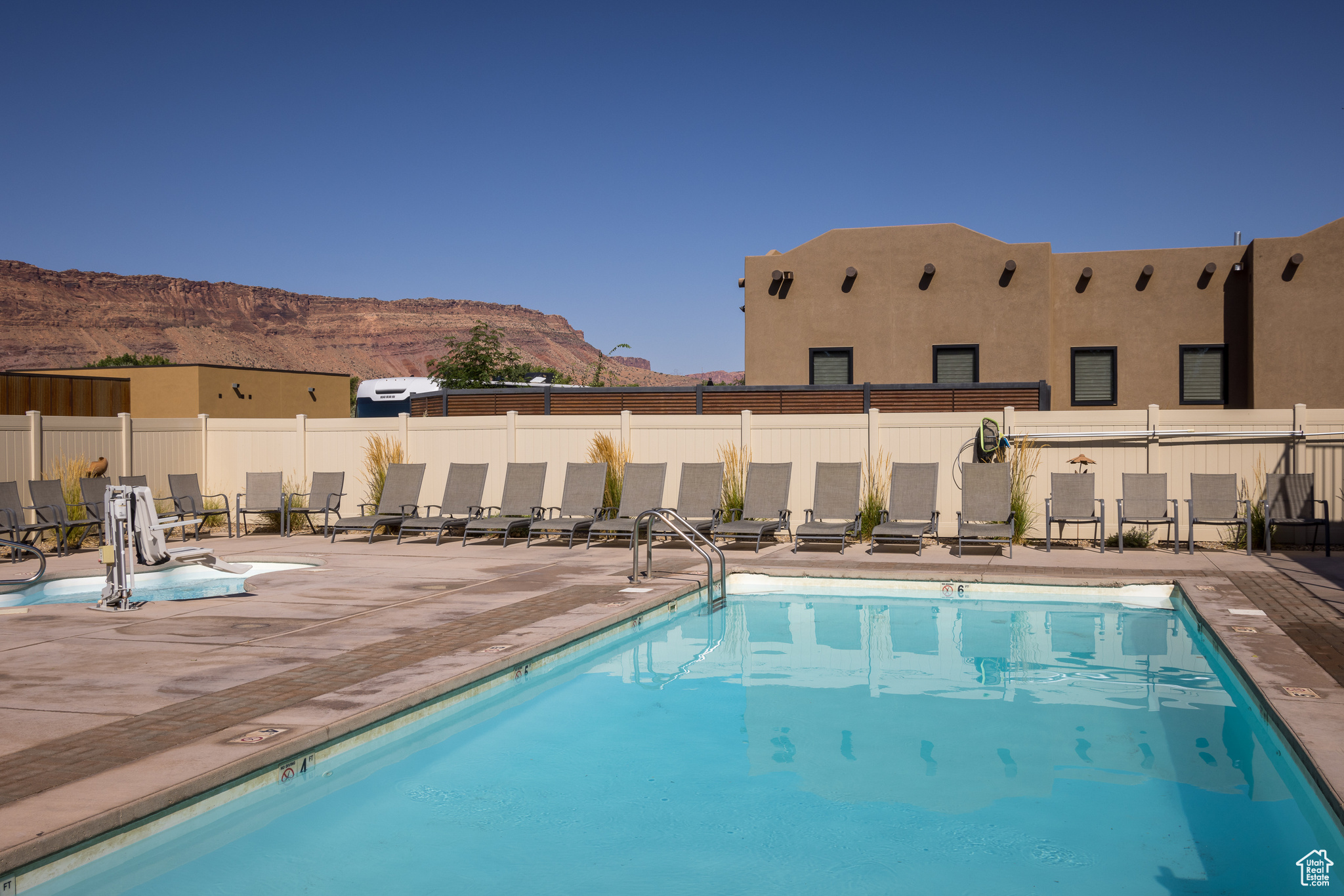 PORTAL RV RESORT - Land