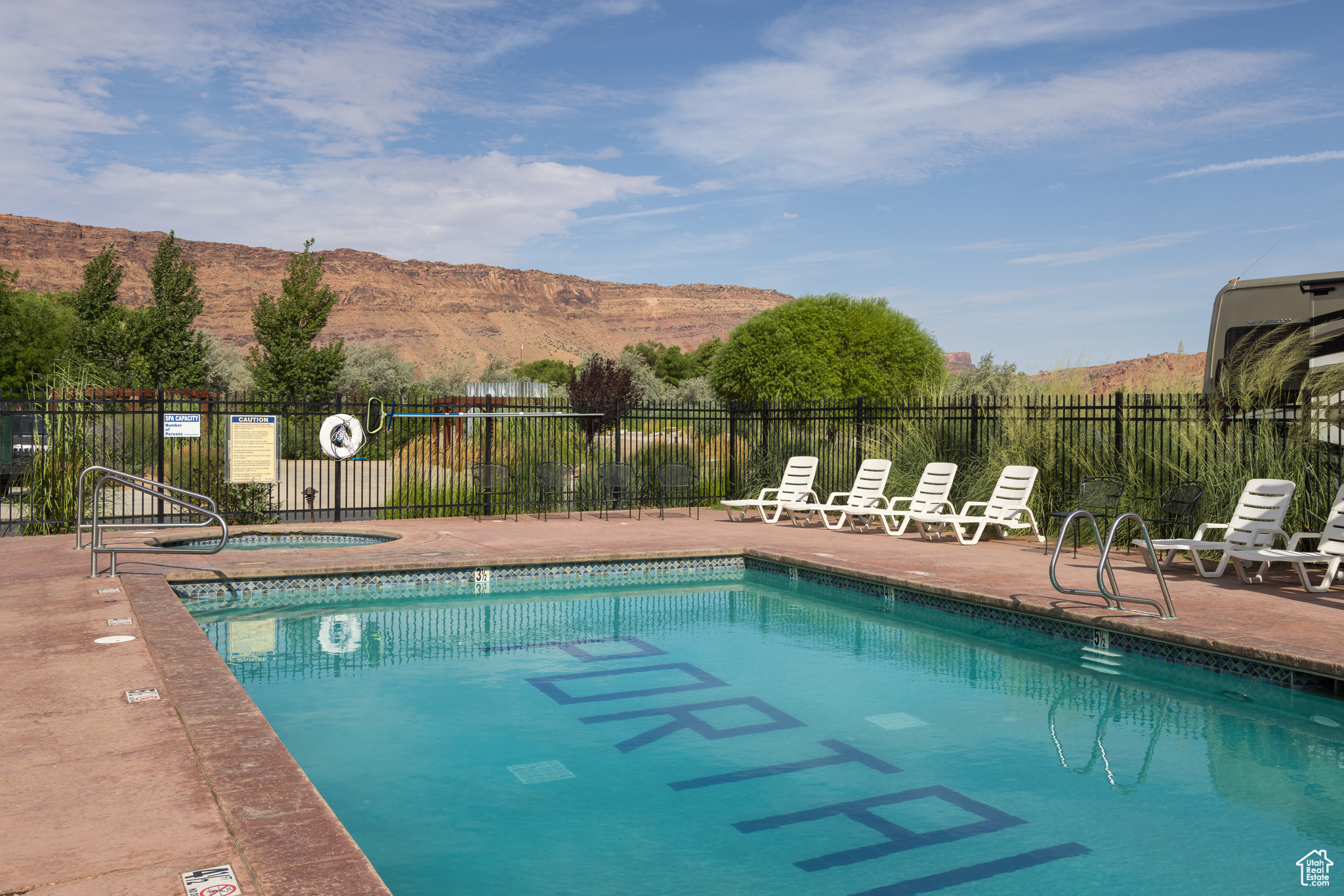 PORTAL RV RESORT - Land