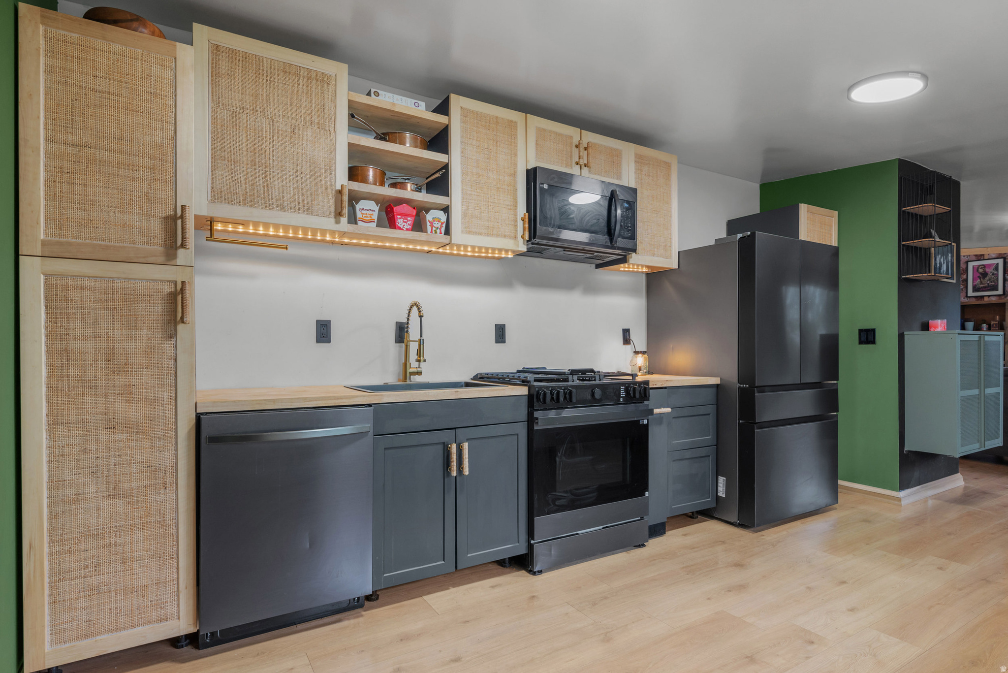 MONROE GARDE - Residential