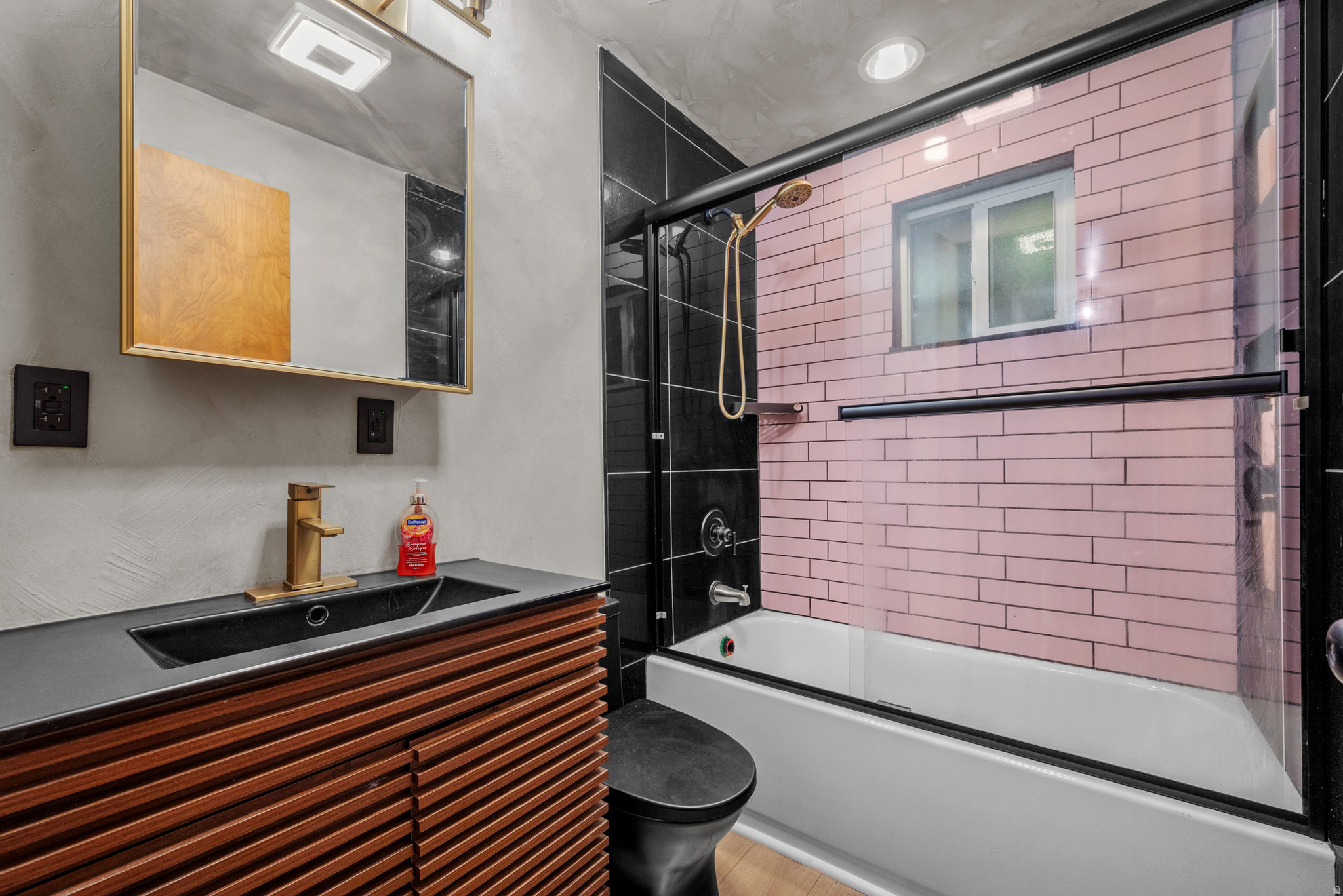 MONROE GARDE - Residential