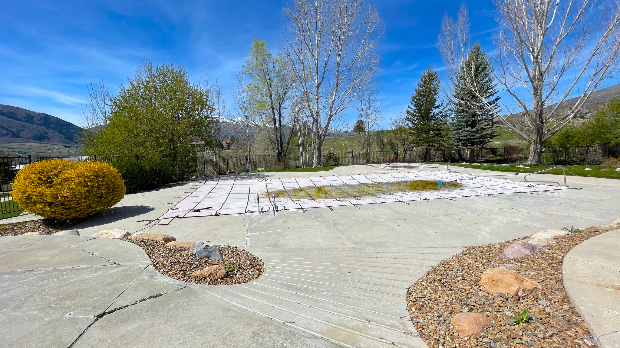 MOOSE HOLLOW CONDOMINIUM PHASE 3 - Residential