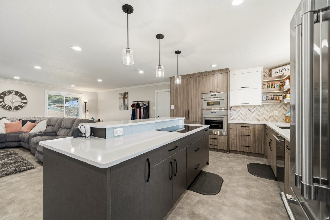 MEADOW PARK #10 - Residential