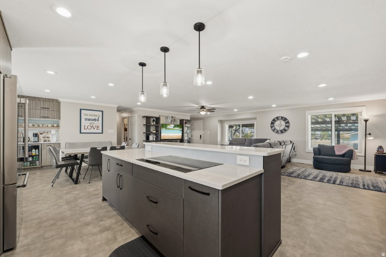 MEADOW PARK #10 - Residential