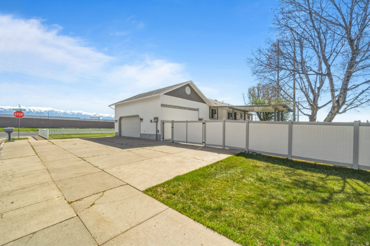 MEADOW PARK #10 - Residential