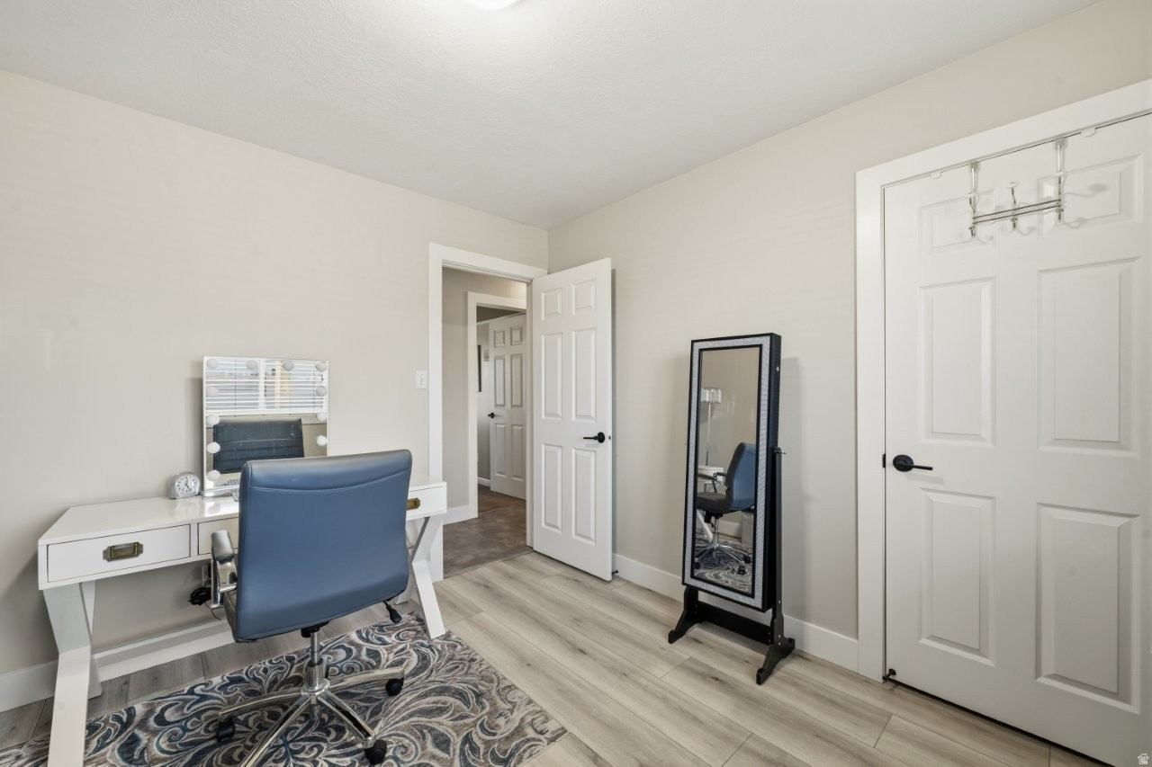 MEADOW PARK #10 - Residential