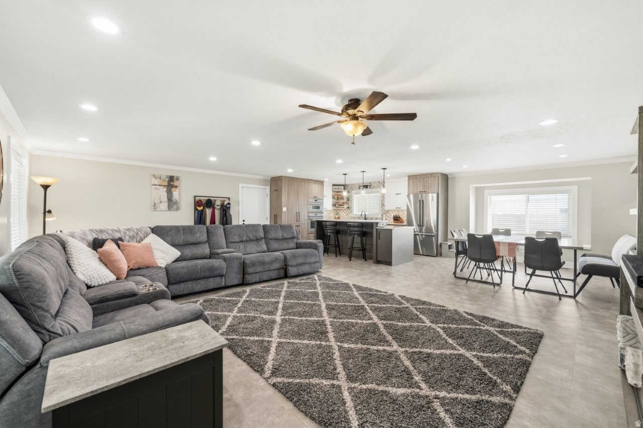 MEADOW PARK #10 - Residential